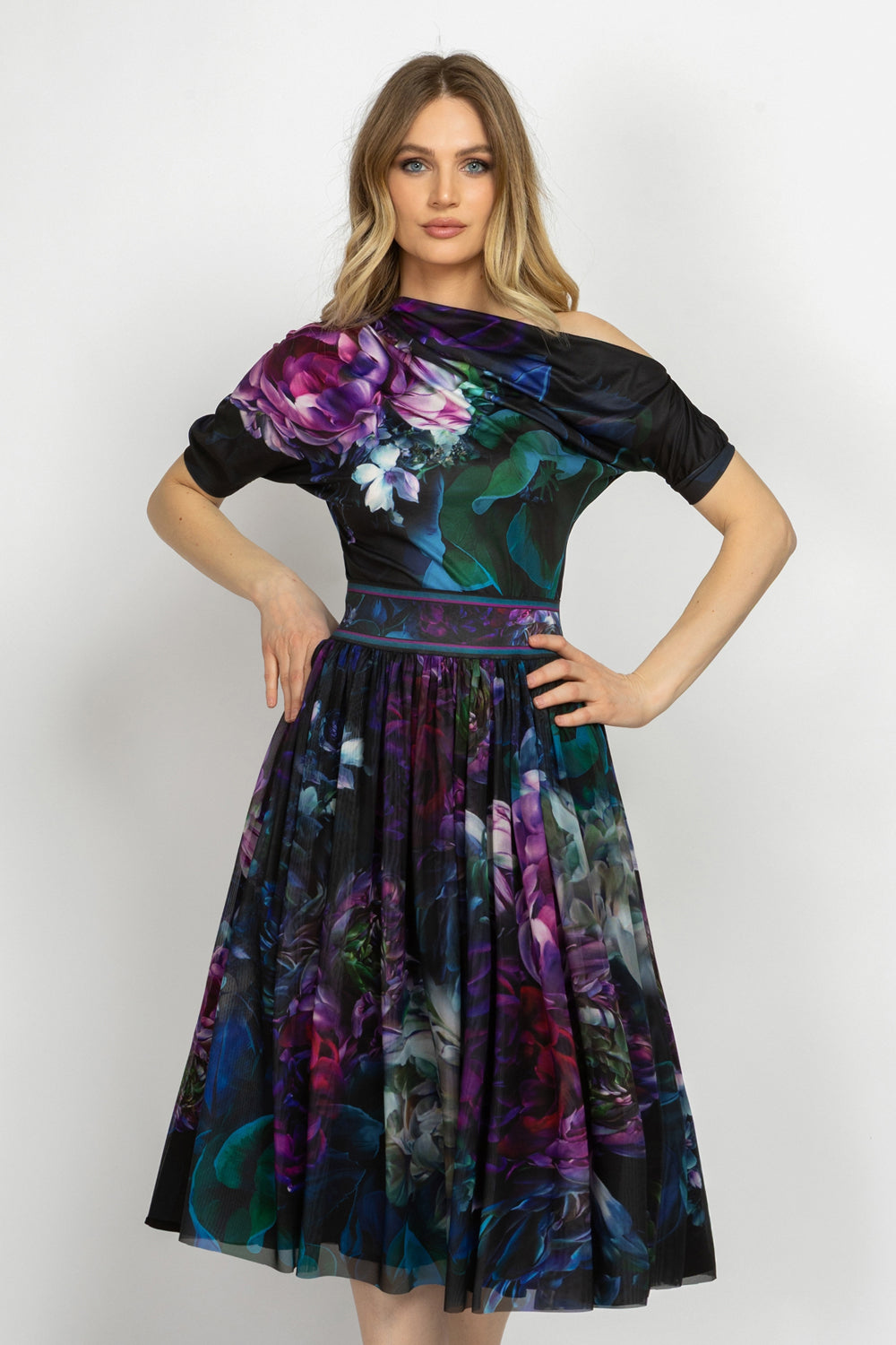 MESH SKIRT WITH ELASTIC WAIST AND VISCOSE LINING - PEONIES JIORO ПОЛА ОТ МРЕЖА С ЕЛАСТИЧЕН КОЛАН И ВИСКОЗНА ПОДПЛАТА - PEONIES JIORO