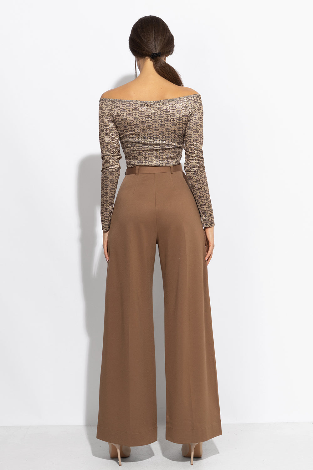 VISCOSE BLEND HIGH-WAISTED BEIGE TROUSERS – ESSENTIALS JIORO ШИРОК ПАНТАЛОН ОТ ВИСКОЗА С ВИСОКА ТАЛИЯ В БЕЖОВО - ESSENTIAL JIORO