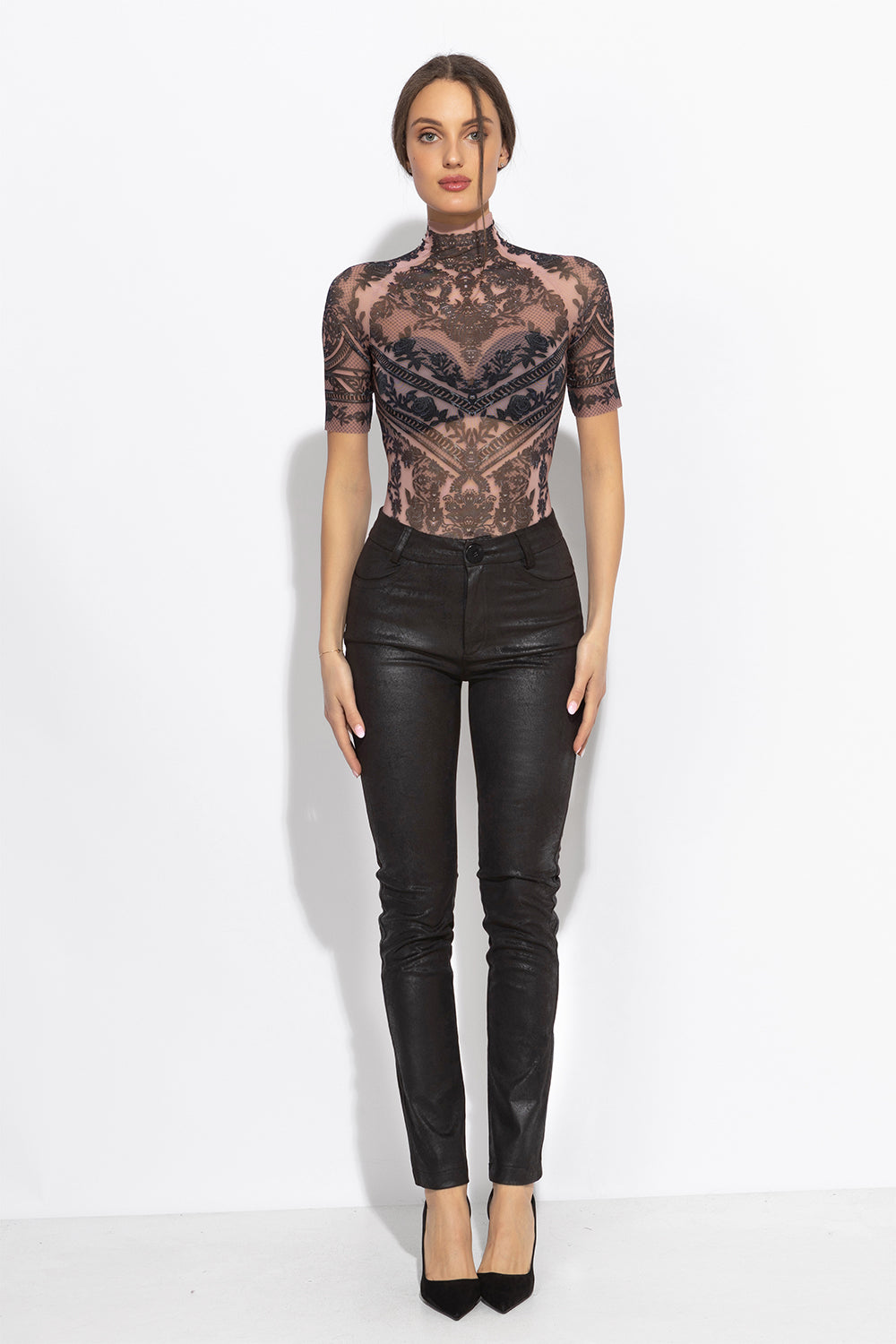 СЛИМ ПАНТАЛОН ОТ ВЕЛУР В ЧЕРНО - ESSENTIALS