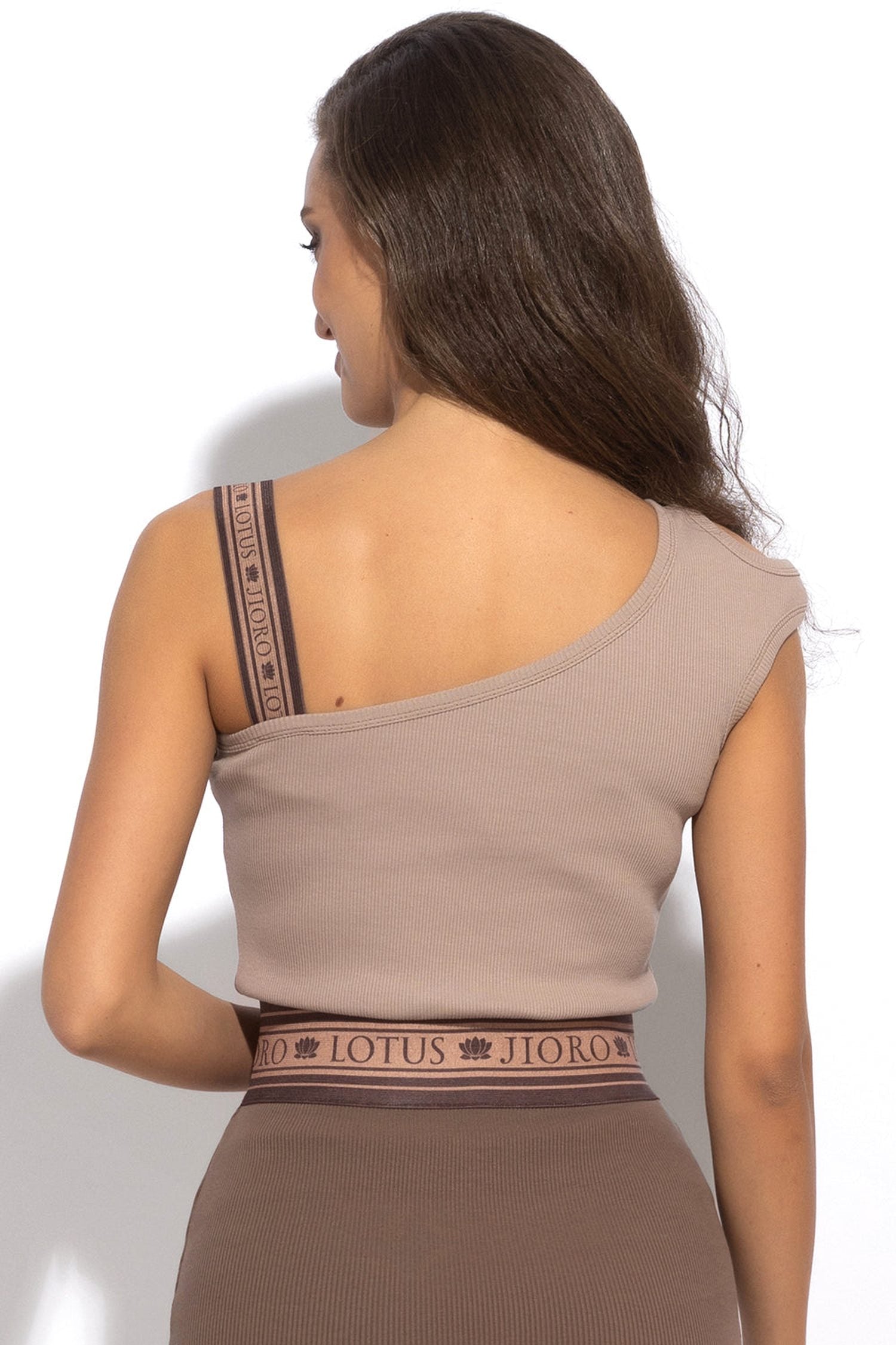 ASYMMETRICAL RIBBED TANK TOP IN BEIGE WITH ELASTIC STRAP MOCHA MOUSSE LOGO - ESSENTIALS JIORO АСИМЕТРИЧЕН РИПСЕН ТОП В БЕЖОВО С ЛАСТИЧНА ПРЕЗРАМКА MOCHA MOUSSE LOGO - ESSENTIALS JIORO