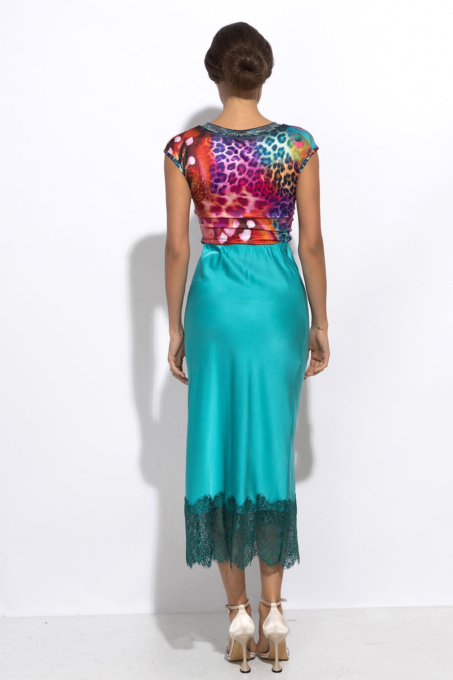 BASIC BLOUSE WITH V-NECKLINE - LEO NEON WILD