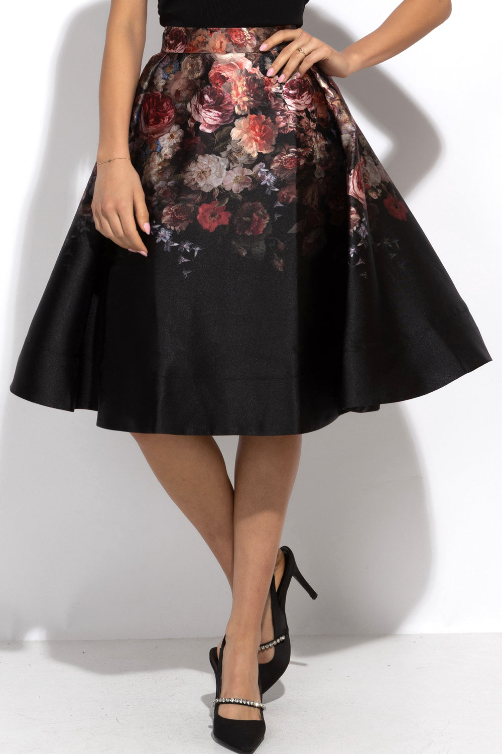 РАЗКРОЕНА ПОЛА - VINTAGE FLOWERS