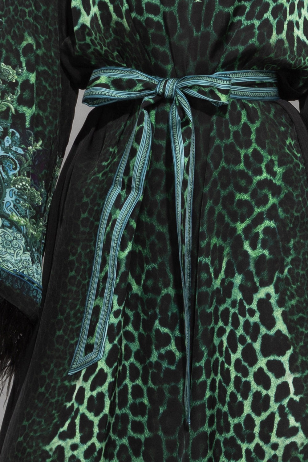 КАФТАН ОТ ВИСКОЗА С ПЕРА - LEO NEON GREEN