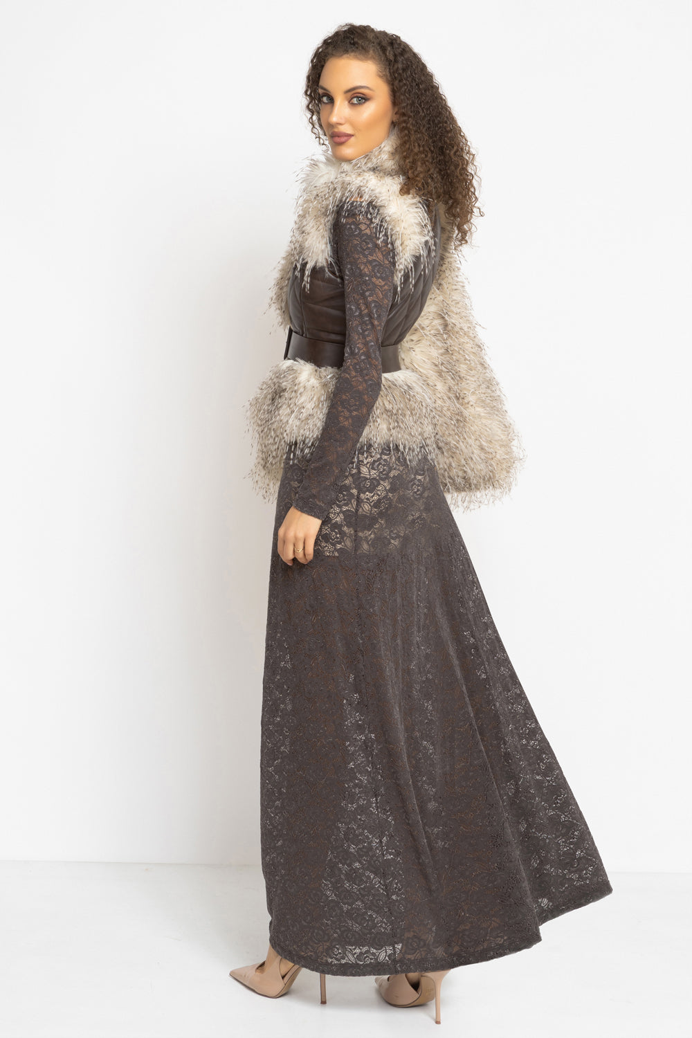 LEATHER-EFFECT GILET WITH OWL FUR TEXTURE - ESSENTIALS JIORO ЕЛЕК С ЕФЕКТ НА КОЖА И ИМИТАЦИЯ НА КОСЪМ С ОКРАСКА СОВА - ESSENTIALS JIORO