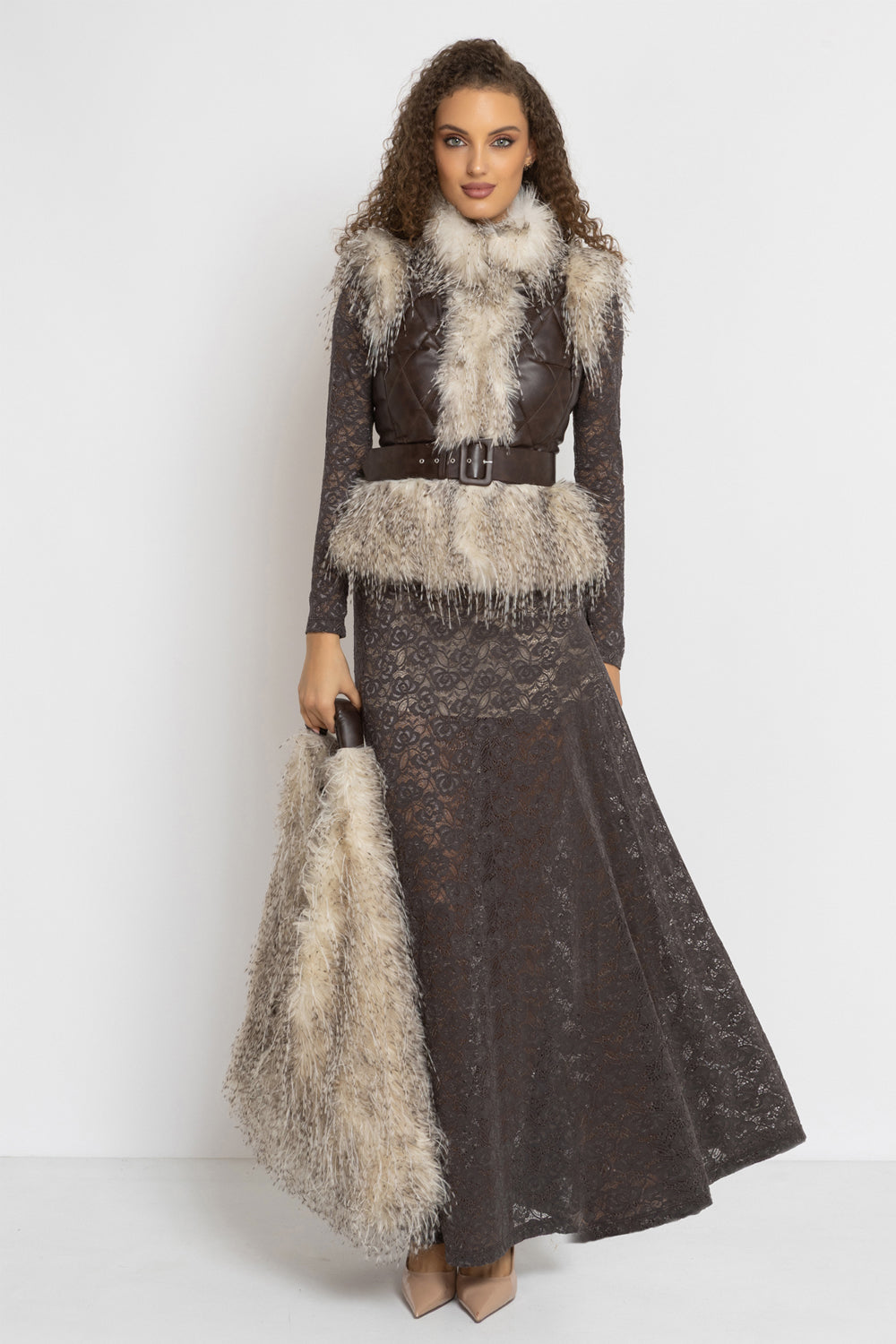 LEATHER-EFFECT GILET WITH OWL FUR TEXTURE - ESSENTIALS JIORO ЕЛЕК С ЕФЕКТ НА КОЖА И ИМИТАЦИЯ НА КОСЪМ С ОКРАСКА СОВА - ESSENTIALS JIORO