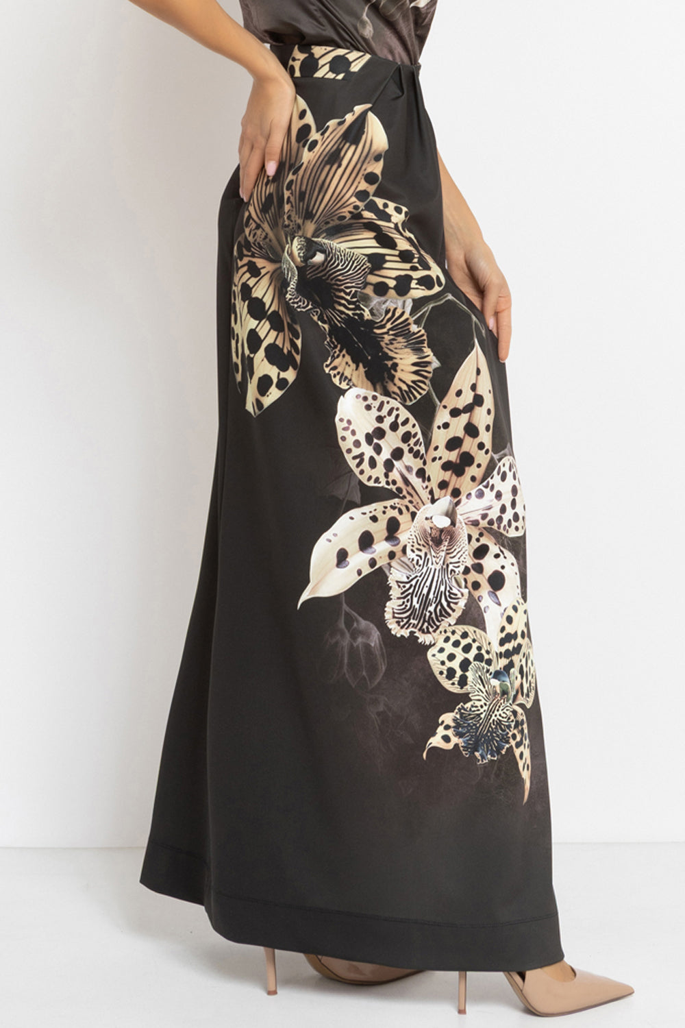 BLACK MAXI SKIRT WITH LONG SLIT - LEO ORCHID JIORO ЧЕРНА ДЪЛГА ПОЛА С ЦЕПКА - LEO ORCHID JIORO