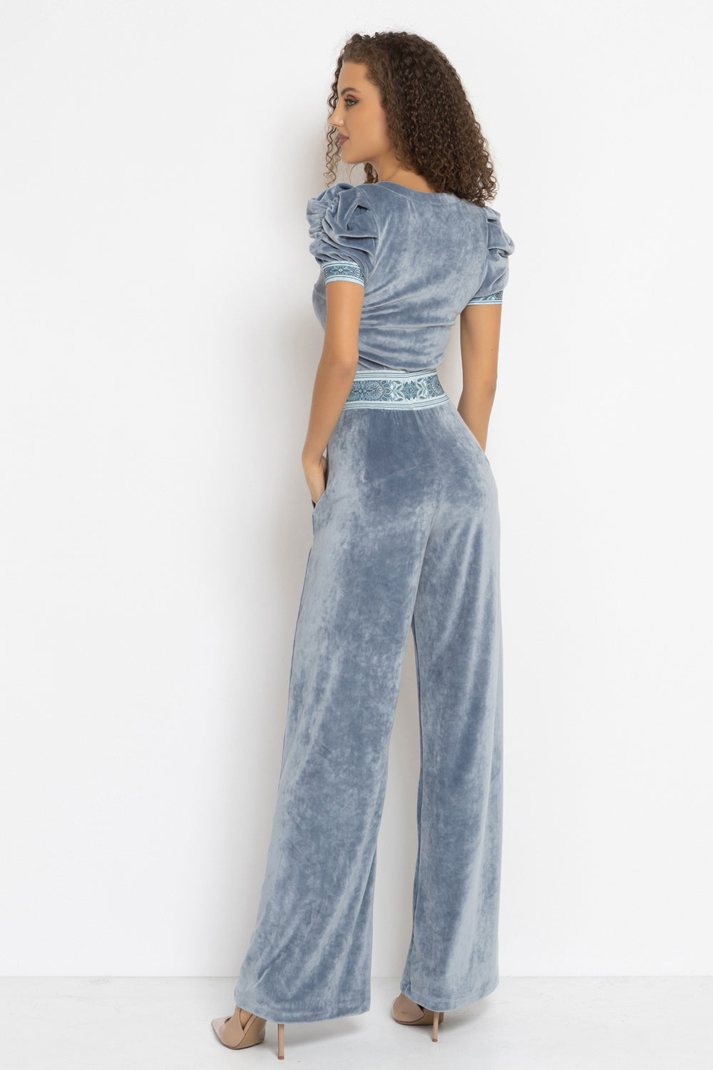 VELVET WIDE-LEG TROUSERS WITH ELASTIC WAIST IN STEEL GREY - ESSENTIALS JIORO БЛУЗА ОТ КАДИФЕ С НАБРАН КЪС РЪКАВ И V ДЕКОЛТЕ В СТОМАНЕНО СИВО - ESSENTIALS JIORO