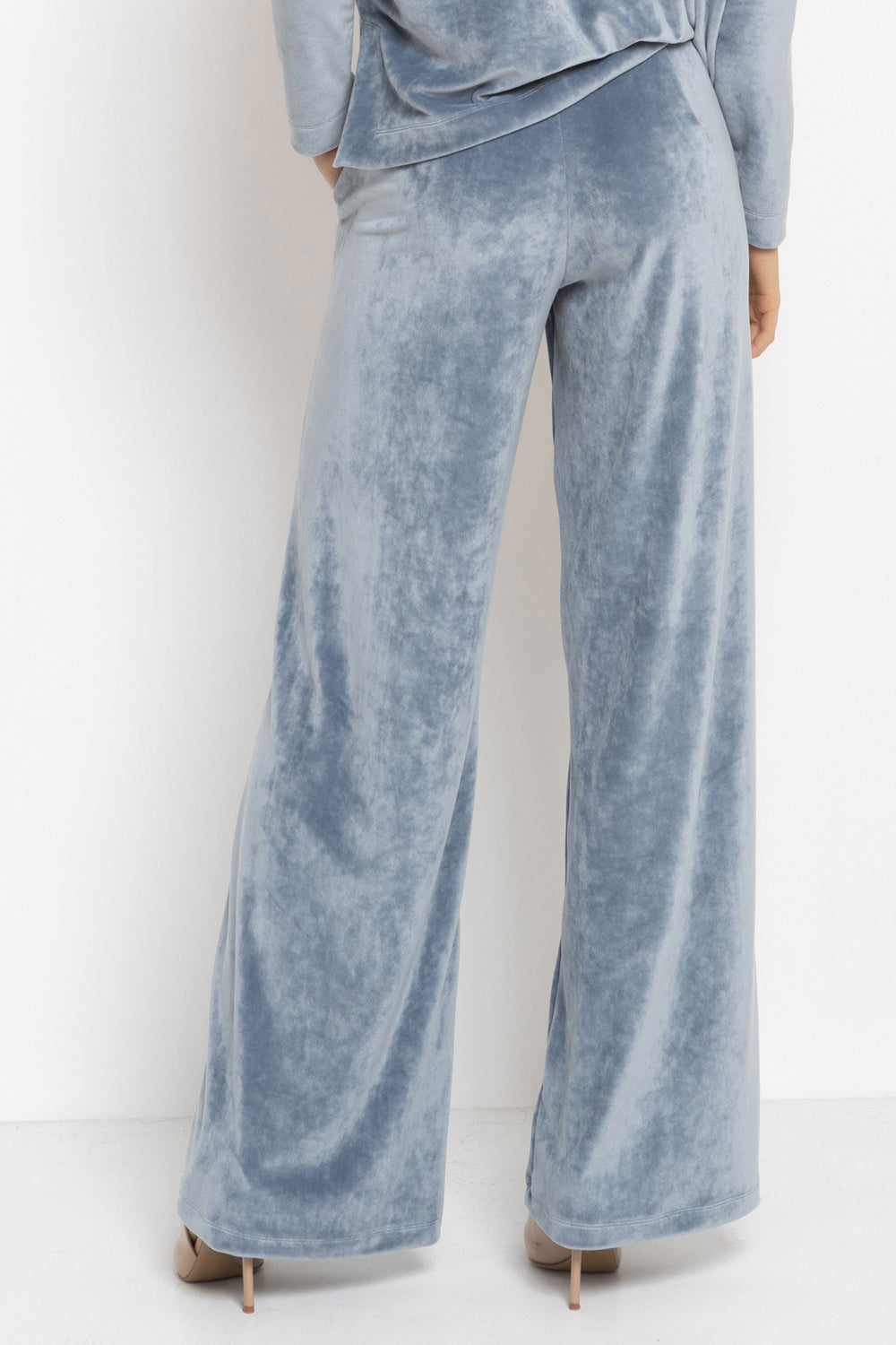 VELVET WIDE-LEG TROUSERS WITH ELASTIC WAIST IN STEEL GREY - ESSENTIALS JIORO БЛУЗА ОТ КАДИФЕ С НАБРАН КЪС РЪКАВ И V ДЕКОЛТЕ В СТОМАНЕНО СИВО - ESSENTIALS JIORO