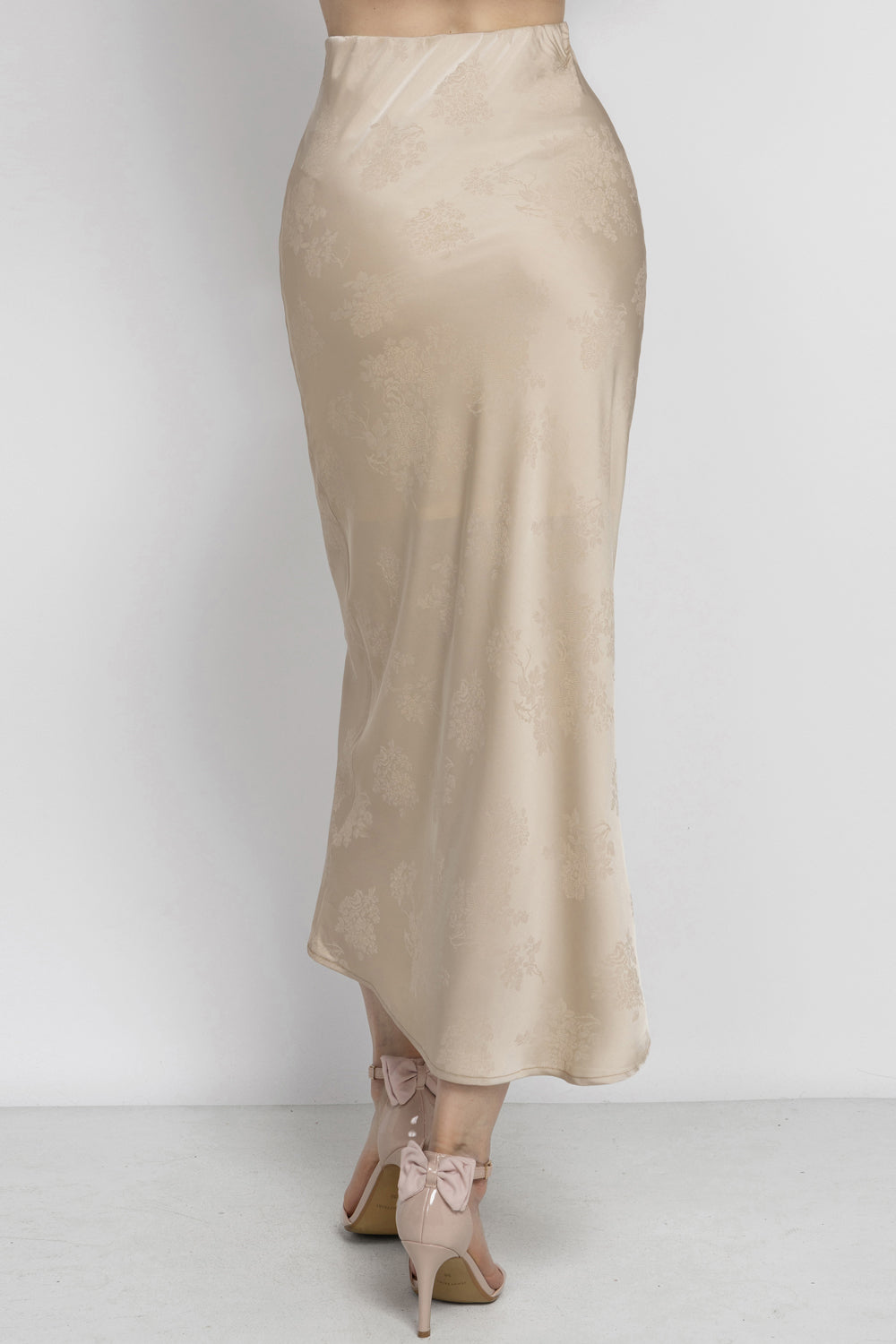 BEIGE SATIN SKIRT - ESSENTIALS JIORO САТЕНЕНА МИДИ ПОЛА В БЕЖОВО - ESSENTIALS JIORO