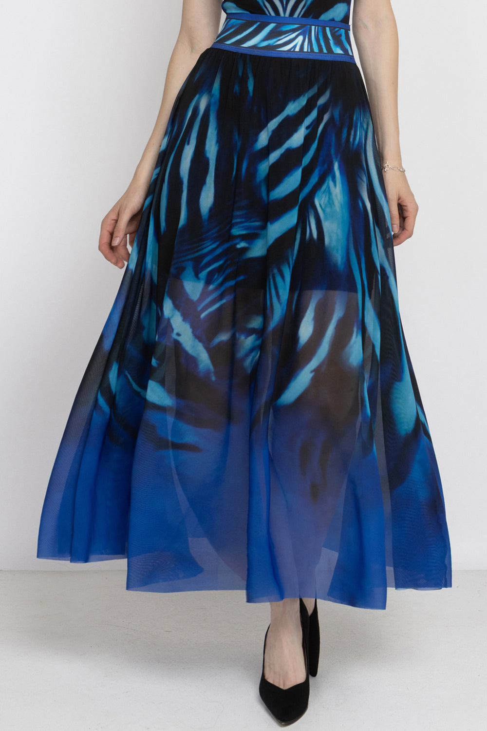FLARED MESH SKIRT WITH MODAL LINING - SHADES OF BLUE