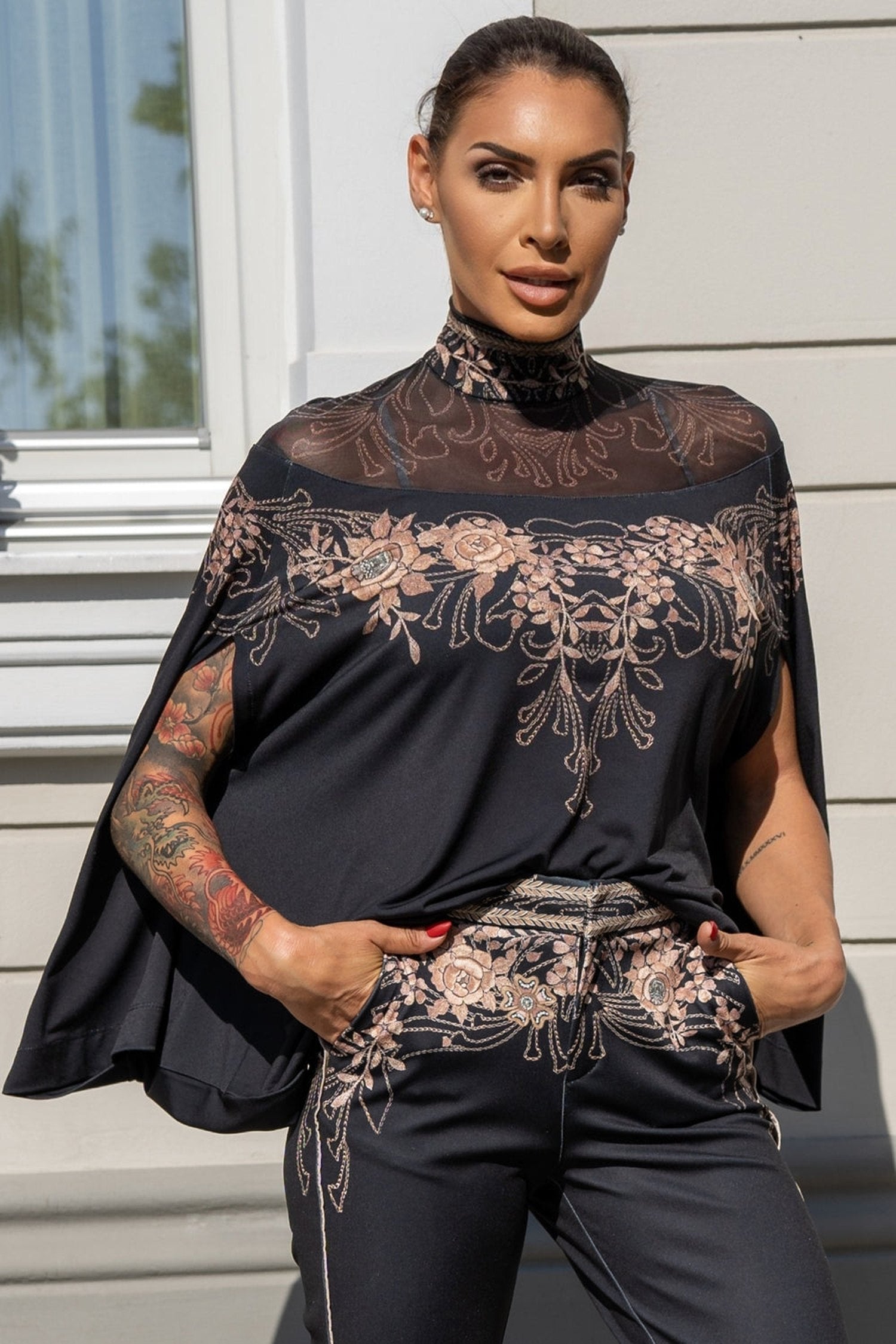 ШИРОКА ПРИЛЕП БЛУЗА С МРЕЖЕСТА ПЛАТКА - GOLDEN ROSES