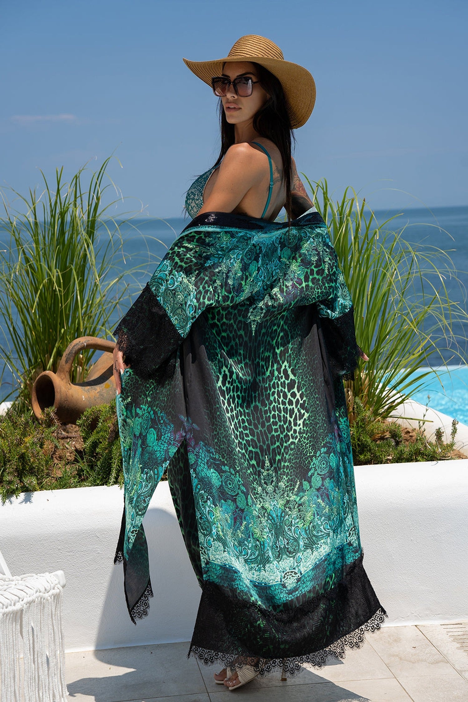 КИМОНО ОТ ЛЪСКАВА ВИСКОЗА - LEO NEON GREEN