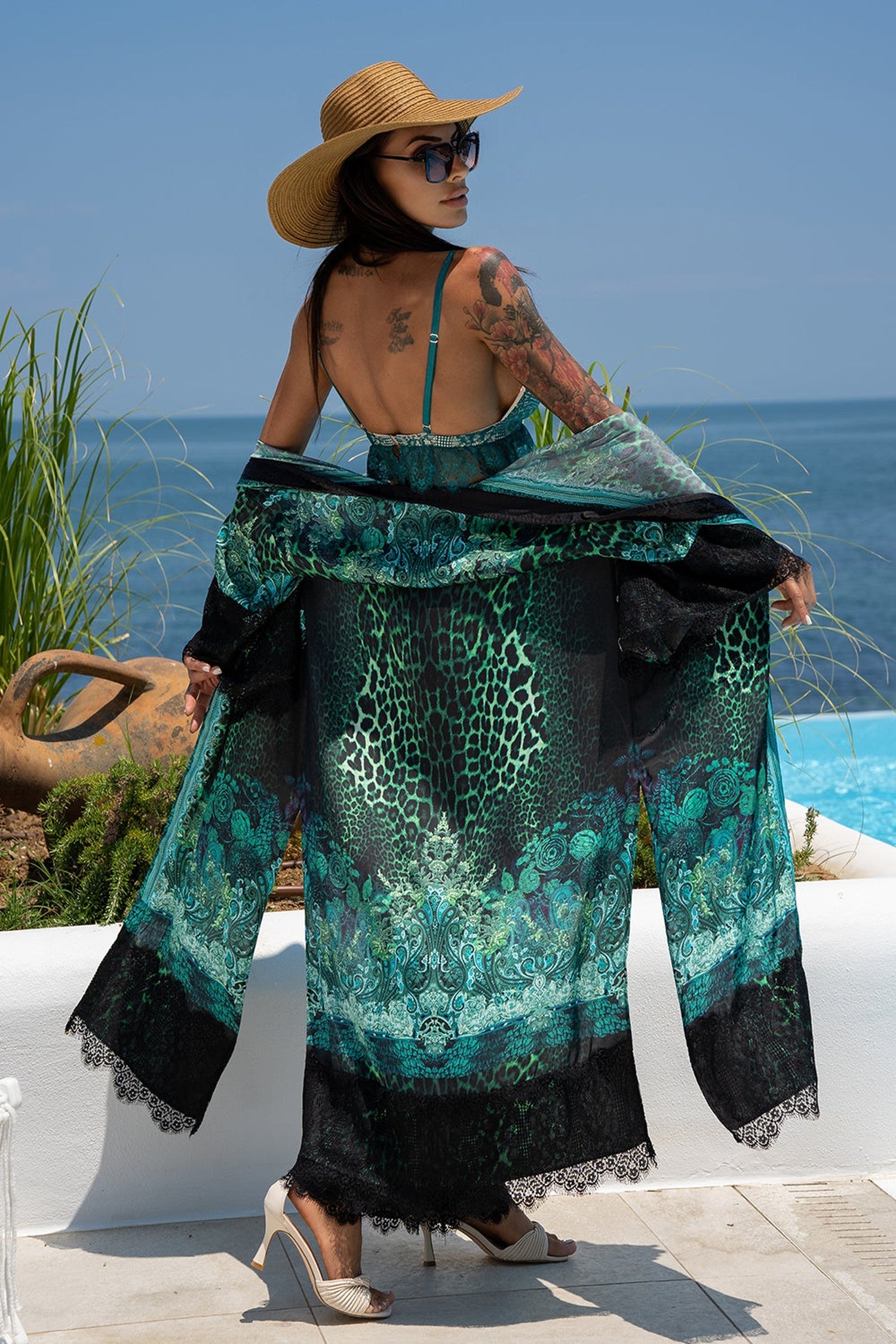 КИМОНО ОТ ЛЪСКАВА ВИСКОЗА - LEO NEON GREEN