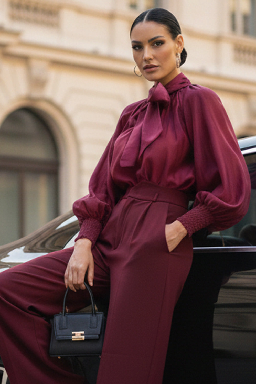BOHEMIAN BURGUNDY BLOUSE WITH PUFF SLEEVES AND TIE-FRONT COLLAR - ESSENTIALS JIORO БОХЕМСКА РИЗА С БУФАН РЪКАВИ И ЯКА С ВРЪЗКИ В БУРГУНДИ - ESSENTIALS JIORO