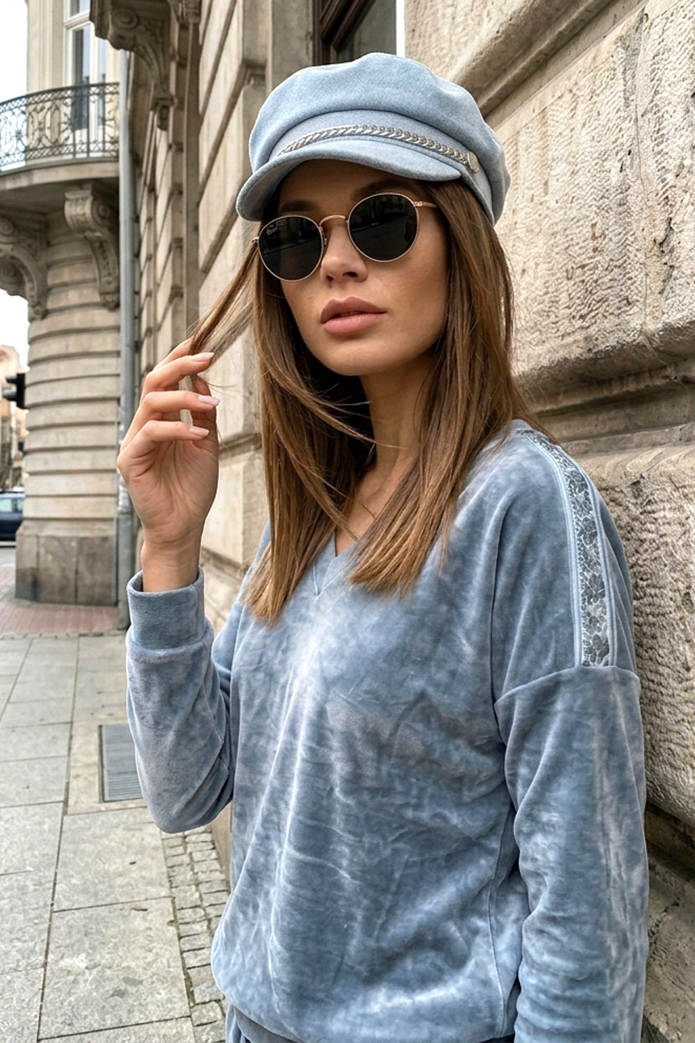 LOOSE SQUARE-CUT VELVET BLOUSE IN STEEL GREY - ESSENTIALS JIORO СВОБОДНА БЛУЗА ОТ КАДИФЕ В СТОМАНЕНО СИВО - ESSENTIALS JIORO