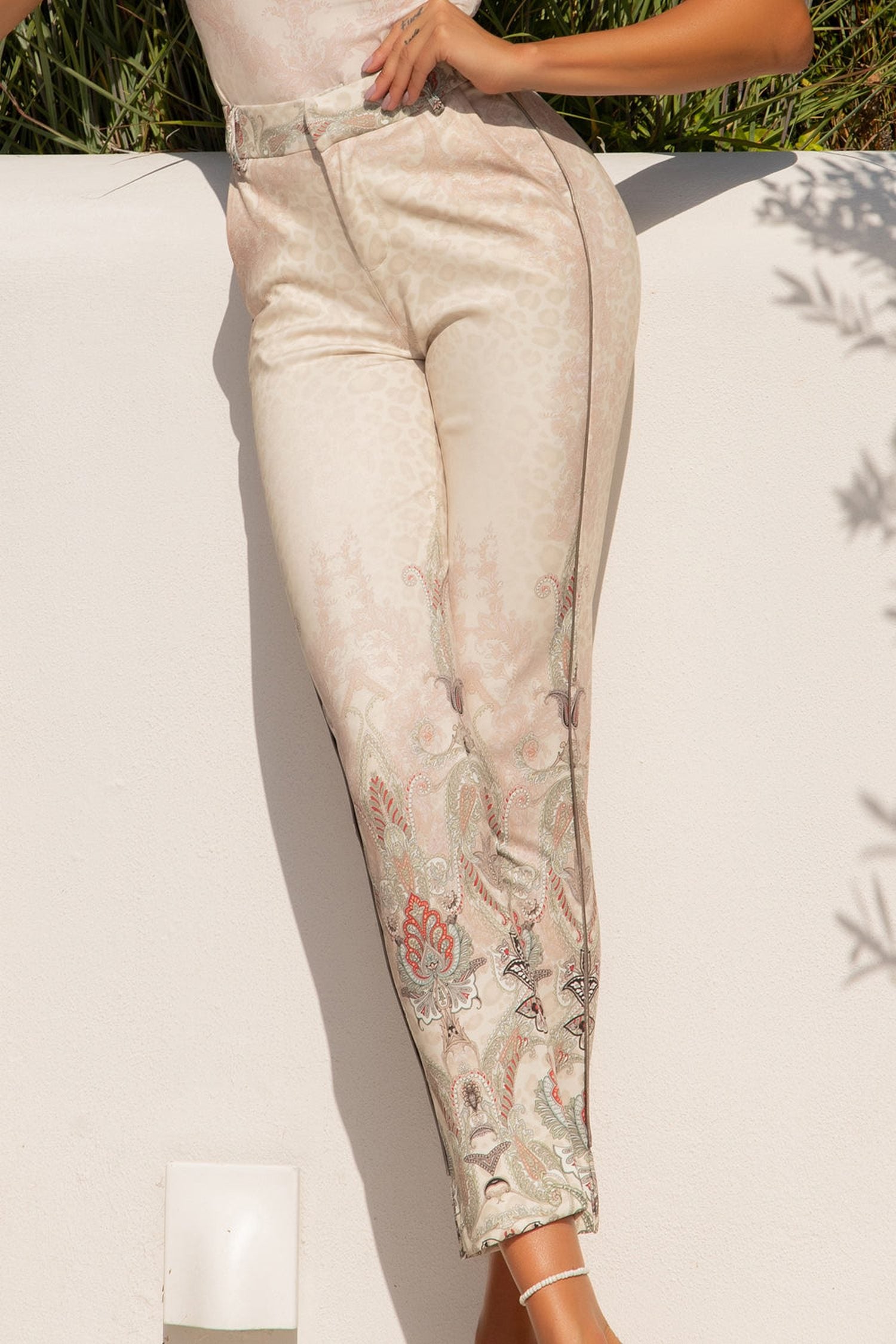 CLASSIC VISCOSE TROUSERS – PAISLEY BEIGE JIORO КЛАСИЧЕСКИ ПАНТАЛОН ОТ ВИСКОЗА – PAISLEY BEIGE JIORO