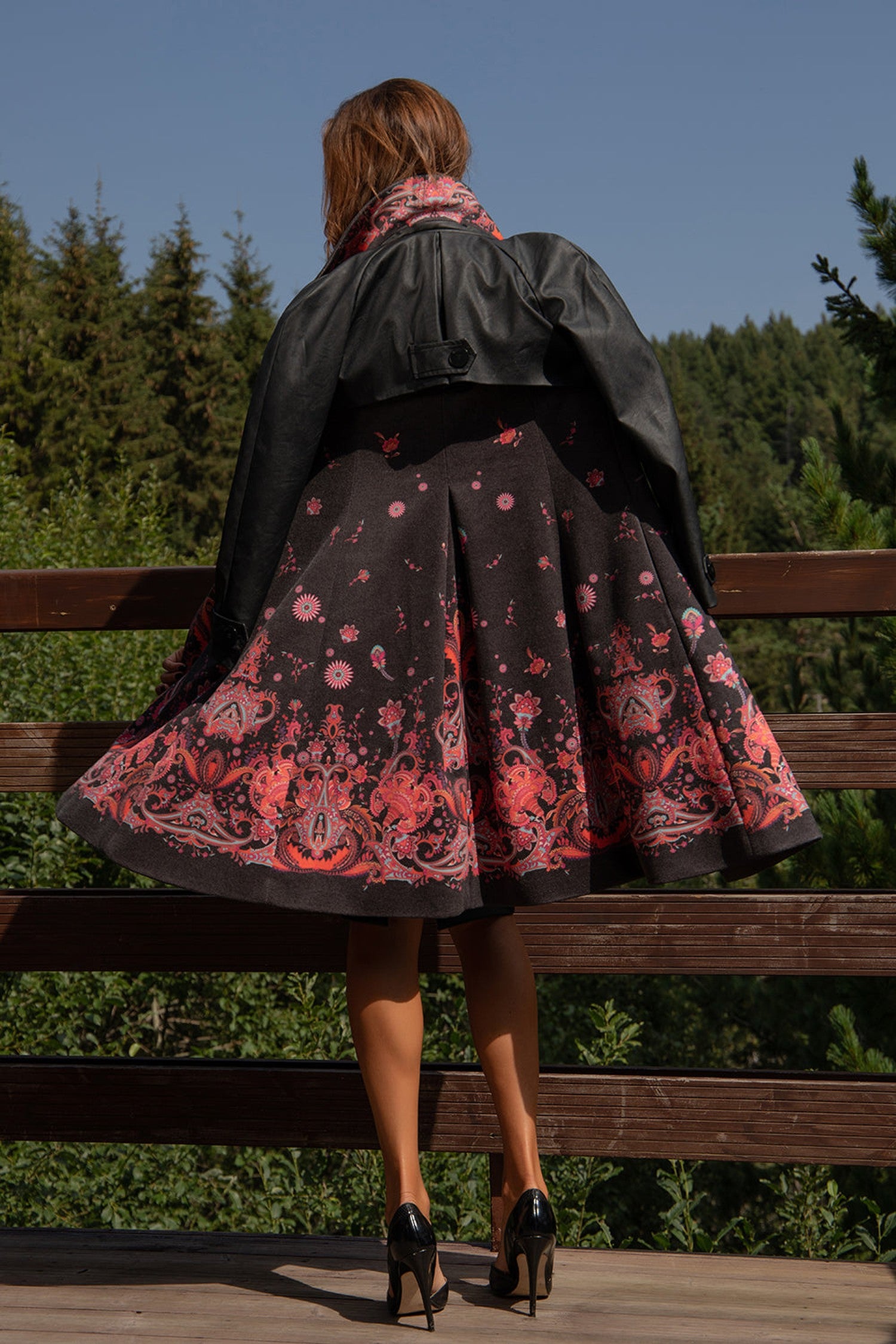 TRENCH COAT WITH LEATHER SLEEVES - FUCHSIA DOTS JIORO ТРЕНЧ ПАЛТО С КОЖЕНИ РЪКАВИ - FUCHSIA DOTS