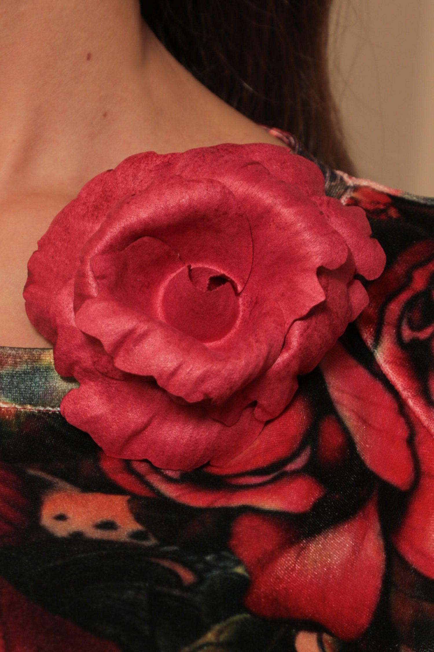 SMALL SUEDE-LOOK CYCLAMEN ROSE BROOCH