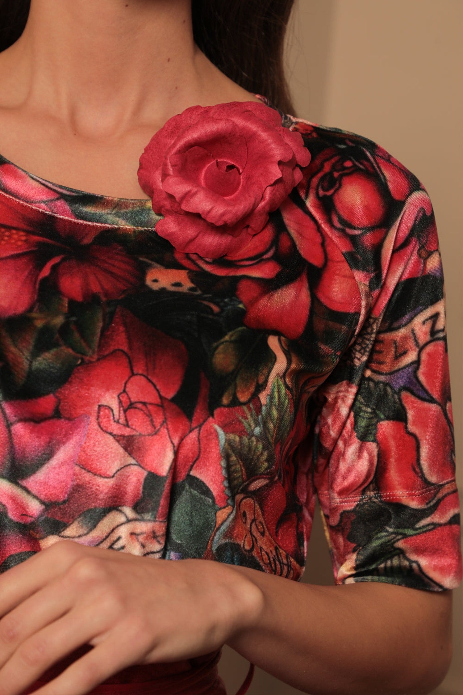 SMALL SUEDE-LOOK CYCLAMEN ROSE BROOCH