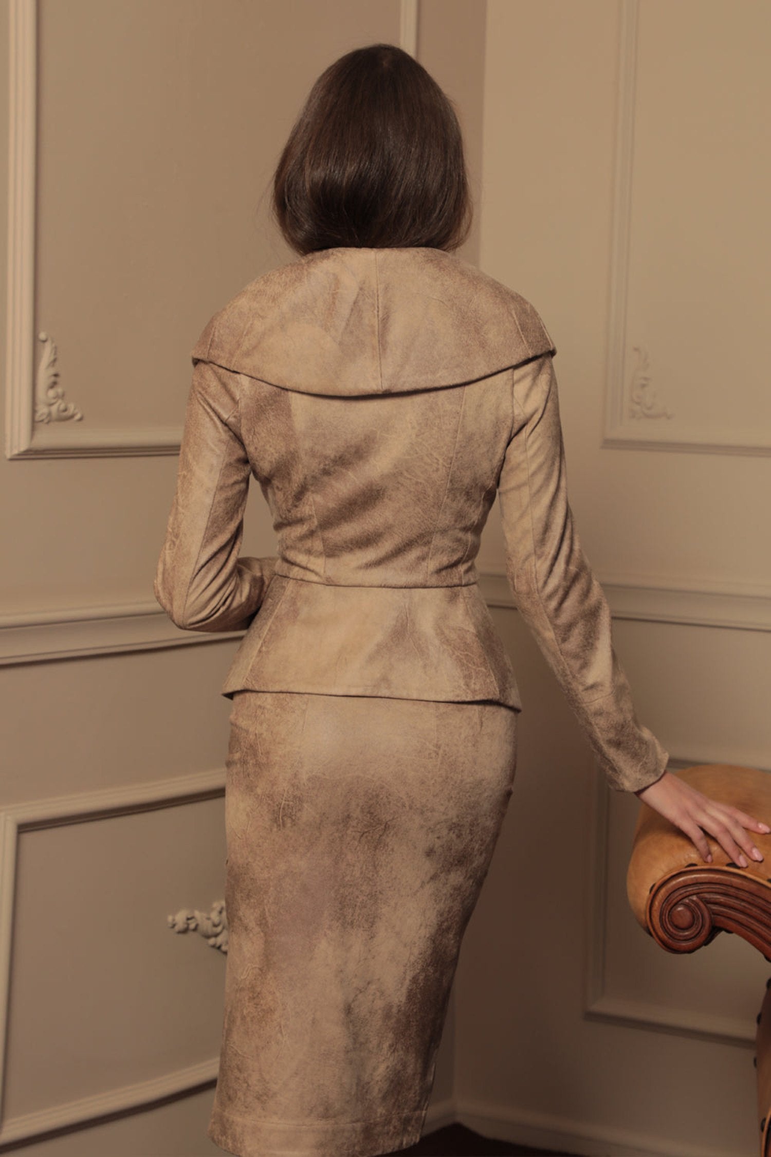 БЛЕЙЗЕР С ШАЛ ЯКА ОТ ВЕЛУР В ЦВЯТ КАПУЧИНО - ESSENTIALS