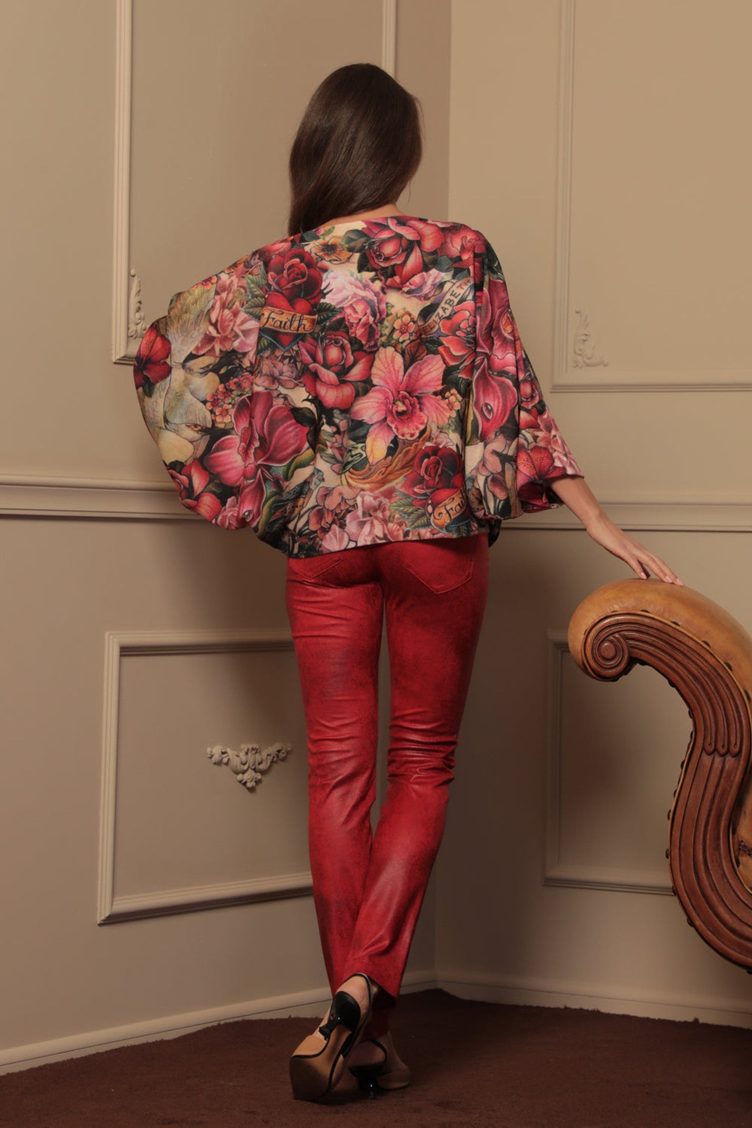 СВОБОДНА БЛУЗА С ПРИЛЕП РЪКАВ - TATTOO STAR