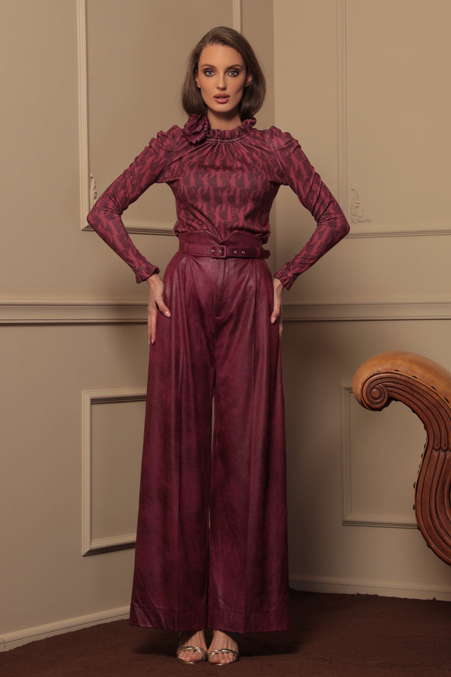 ШИРОК ПАНТАЛОН ОТ ВЕЛУР С ВИСОКА ТАЛИЯ В ЦВЯТ БОРДО - ESSENTIAL