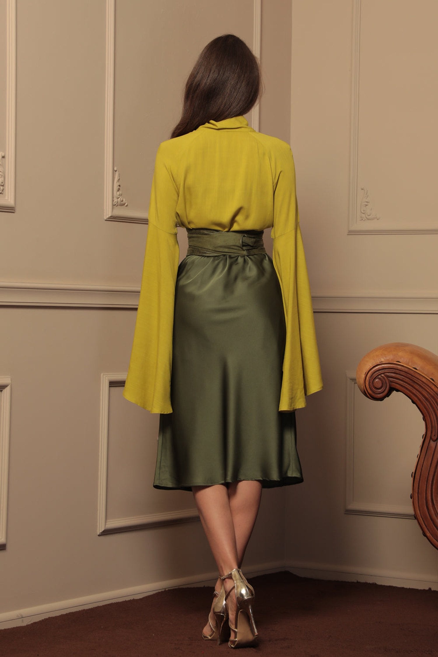 ПОЛА ОТ АЦЕТАТНА КОПРИНА В ЗЕЛЕНО - ESSENTIALS