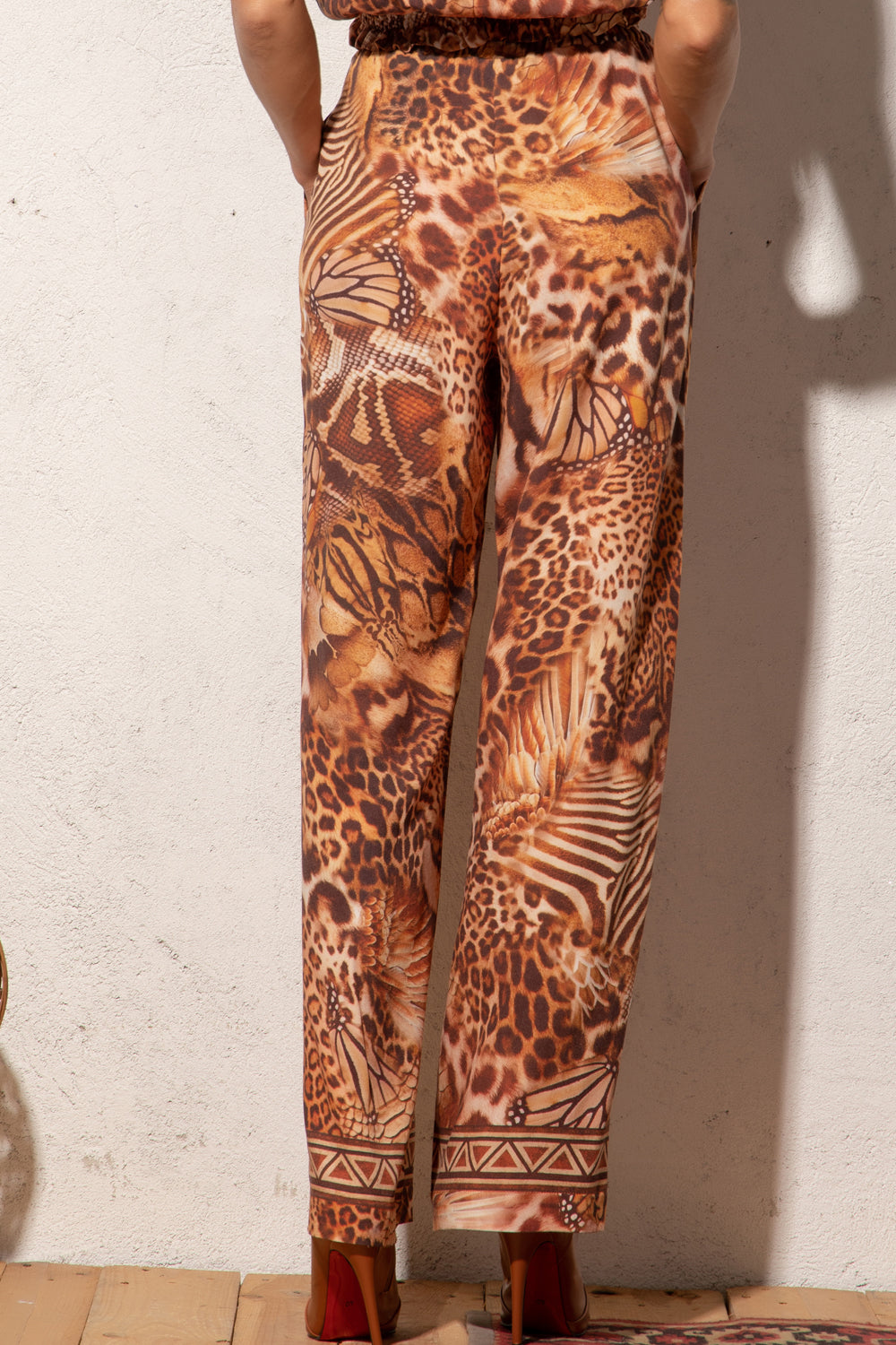 TWILL VISCOSE LOOSE FIT PANTS WITH POCKETS - LEO SAND