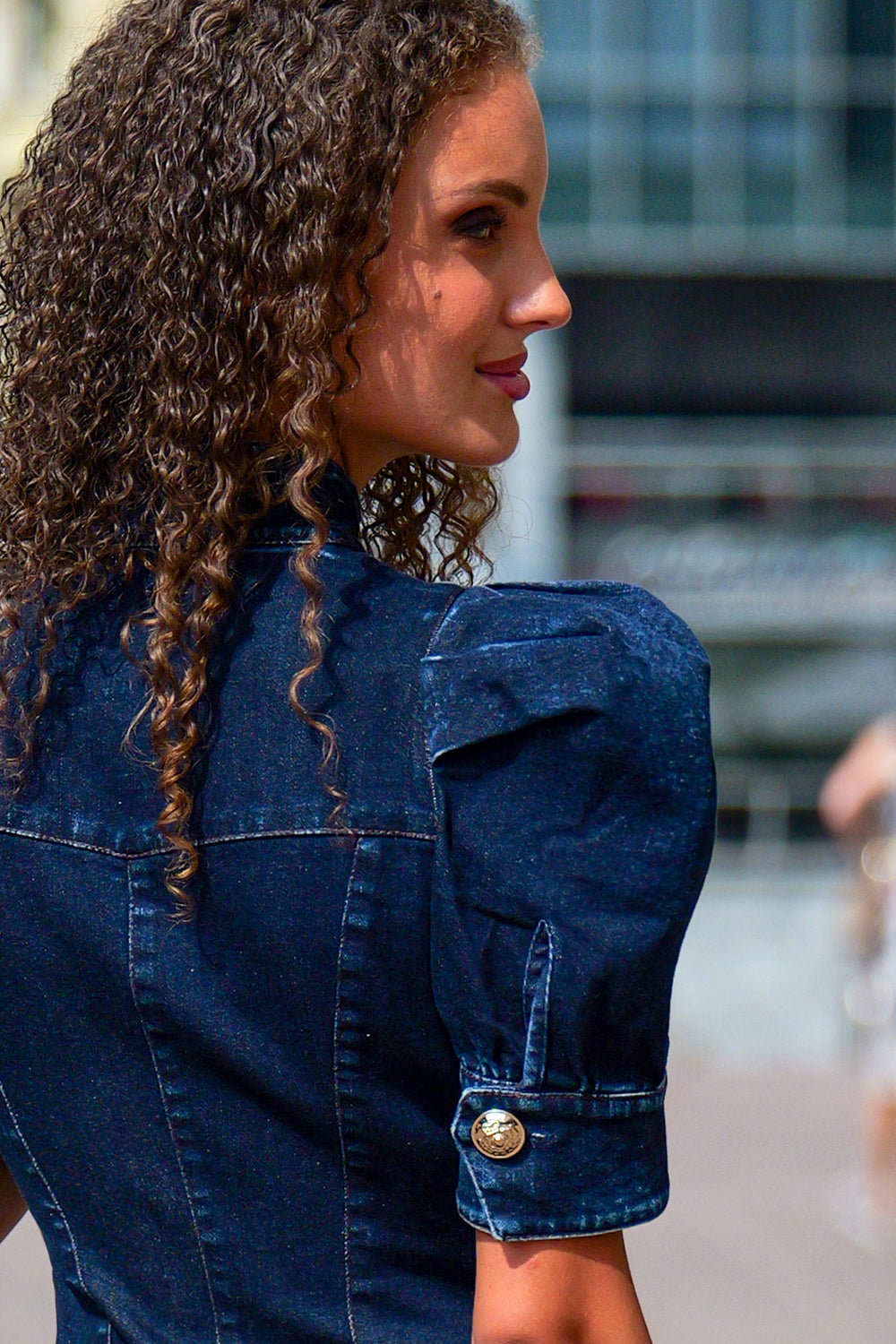 BUFFER SLEEVE DRESS IN DENIM - ESSENTIALS JIORO РОКЛЯ С БУФАН РЪКАВ В ТЪМЕН ДЕНИМ - ESSENTIALS JIORO