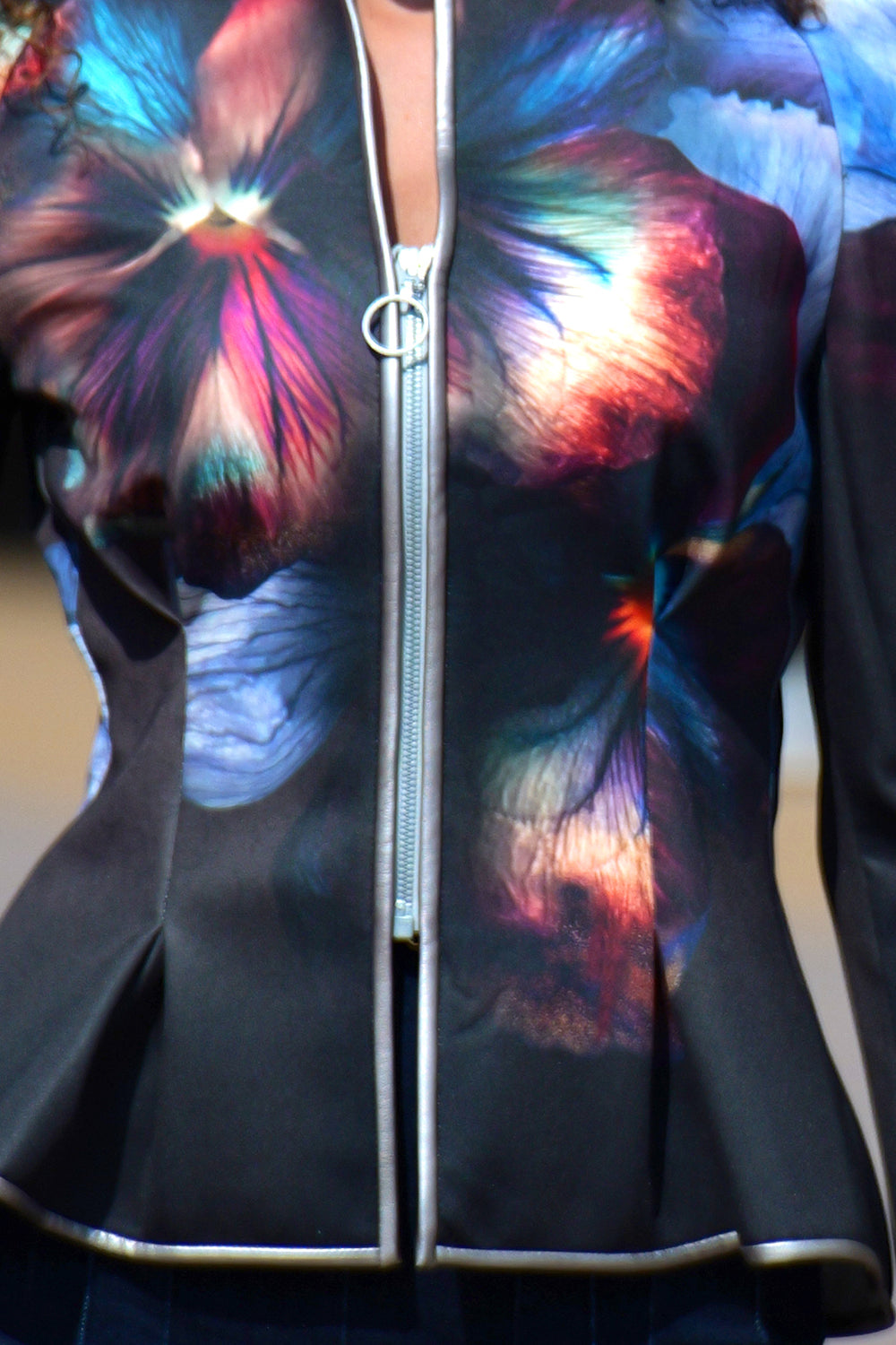 ВТАЛЕН БЛЕЙЗЕР ОТ СКУБА НЕОПРЕН С ЦИП - VIOLET