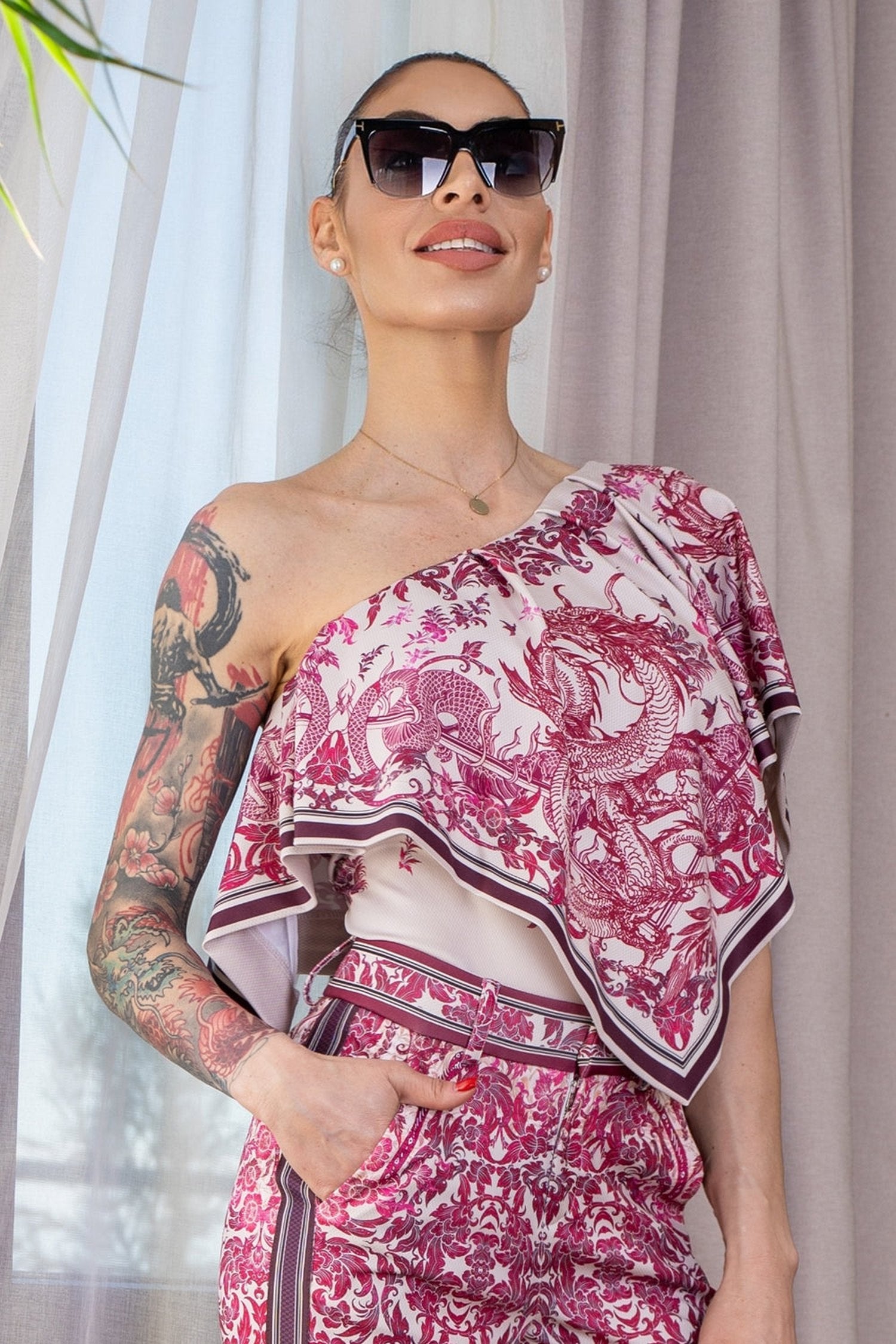 ELEGANT TOP WITH BARE SHOULDER - ASIA BORDEAUX