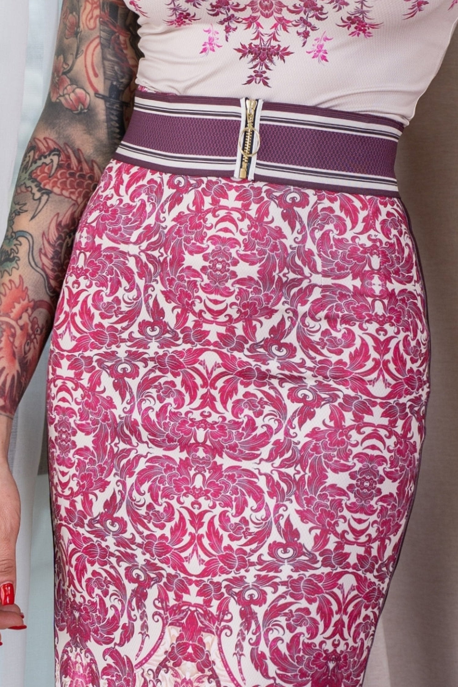 ПОЛА ДО КОЛЯНОТО С ДЕКОРАТИВЕН КАНТ - ASIA BORDEAUX