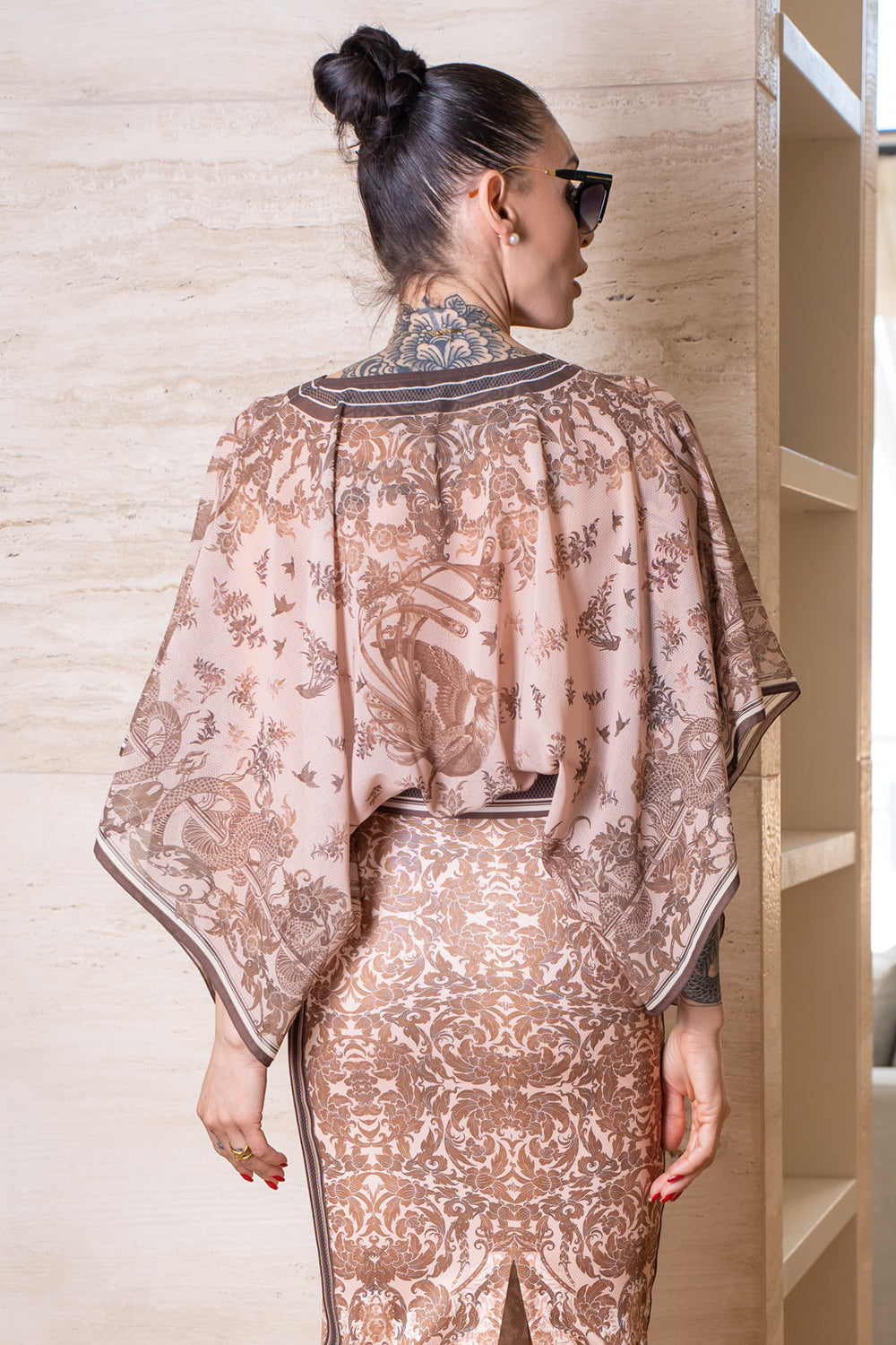 ПОЛА ДО КОЛЯНОТО С ДЕКОРАТИВЕН КАНТ - ASIA BEIGE