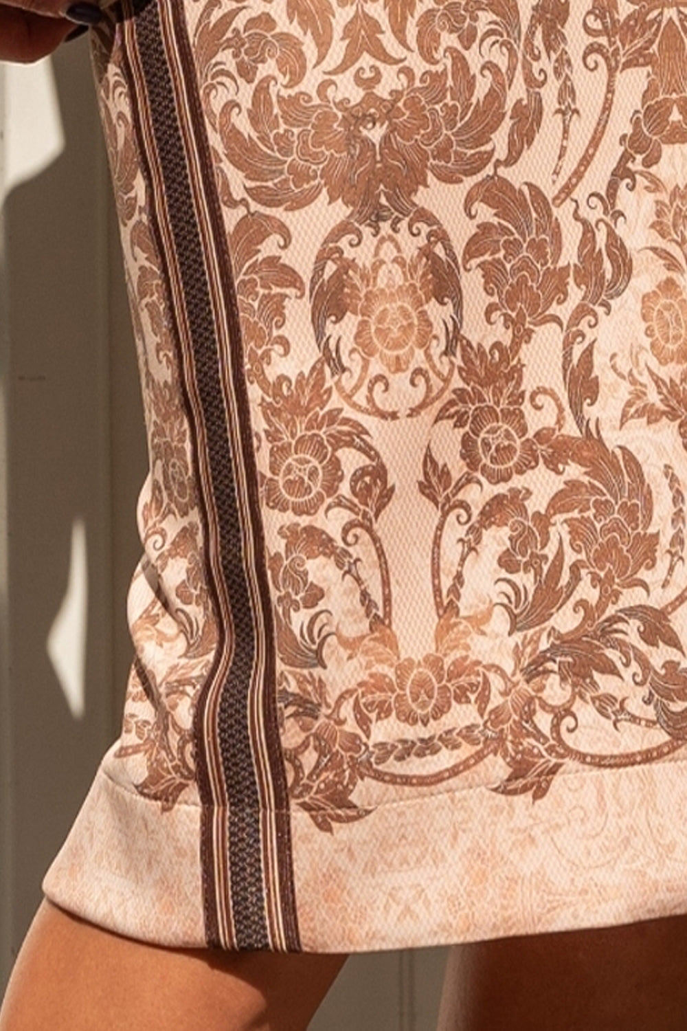РОКЛЯ С ДЕКОРАТИВЕН КАНТ - ASIA BEIGE