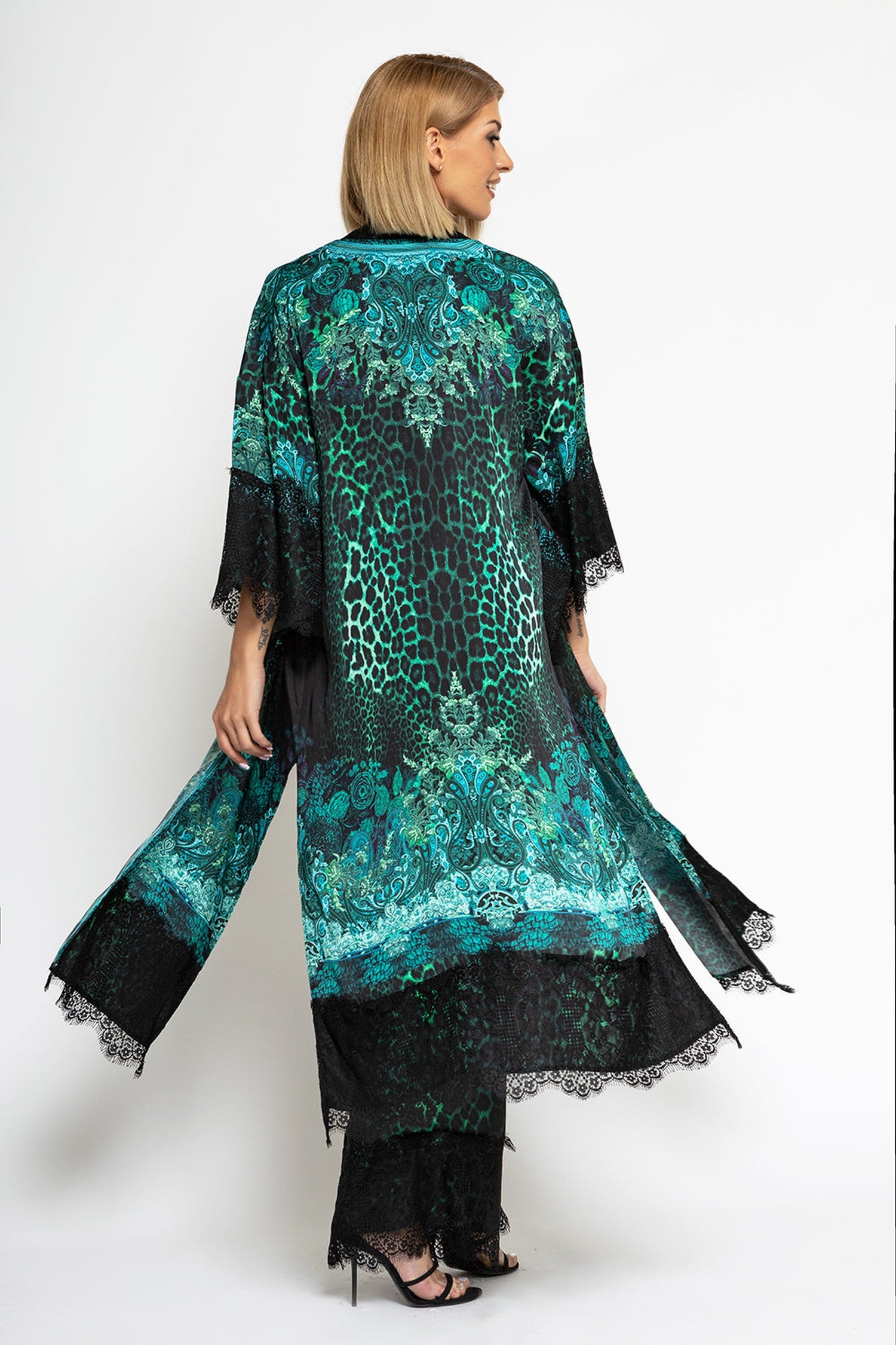 КИМОНО ОТ ЛЪСКАВА ВИСКОЗА - LEO NEON GREEN