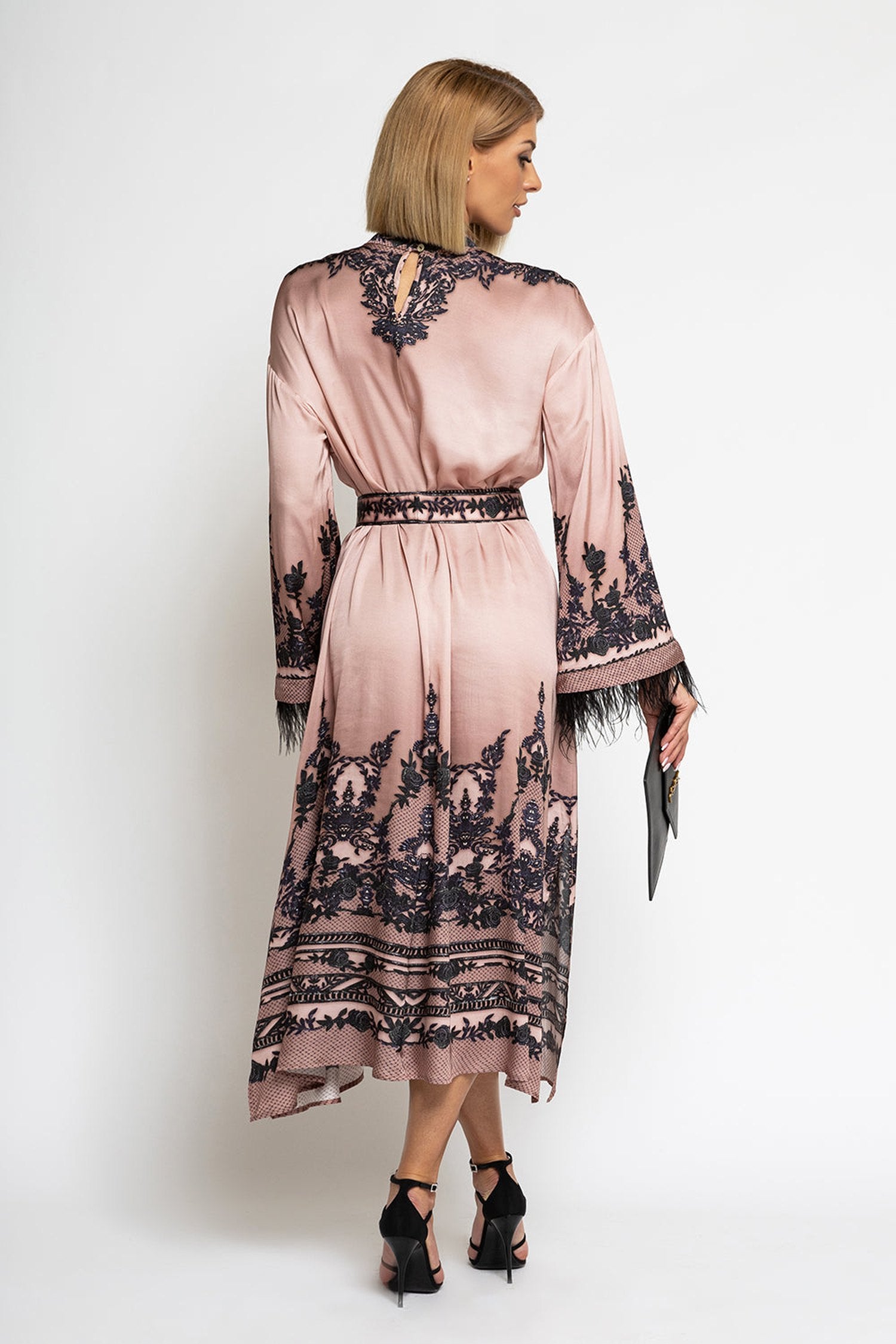 VISCOSE SATIN CAFTAN WITH FEATHERS - GRAFFITI POWDER