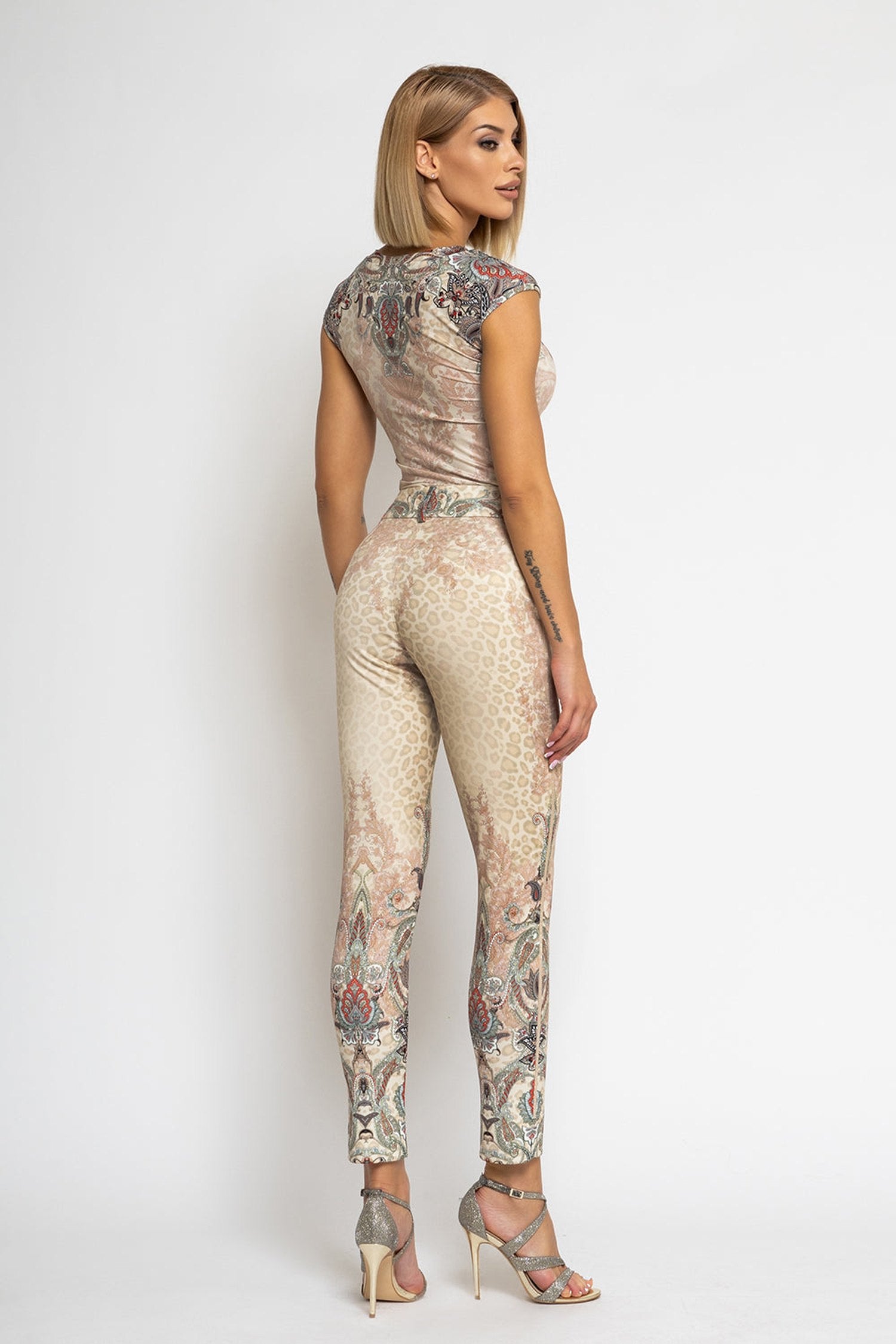 CLASSIC VISCOSE TROUSERS – PAISLEY BEIGE JIORO КЛАСИЧЕСКИ ПАНТАЛОН ОТ ВИСКОЗА – PAISLEY BEIGE JIORO