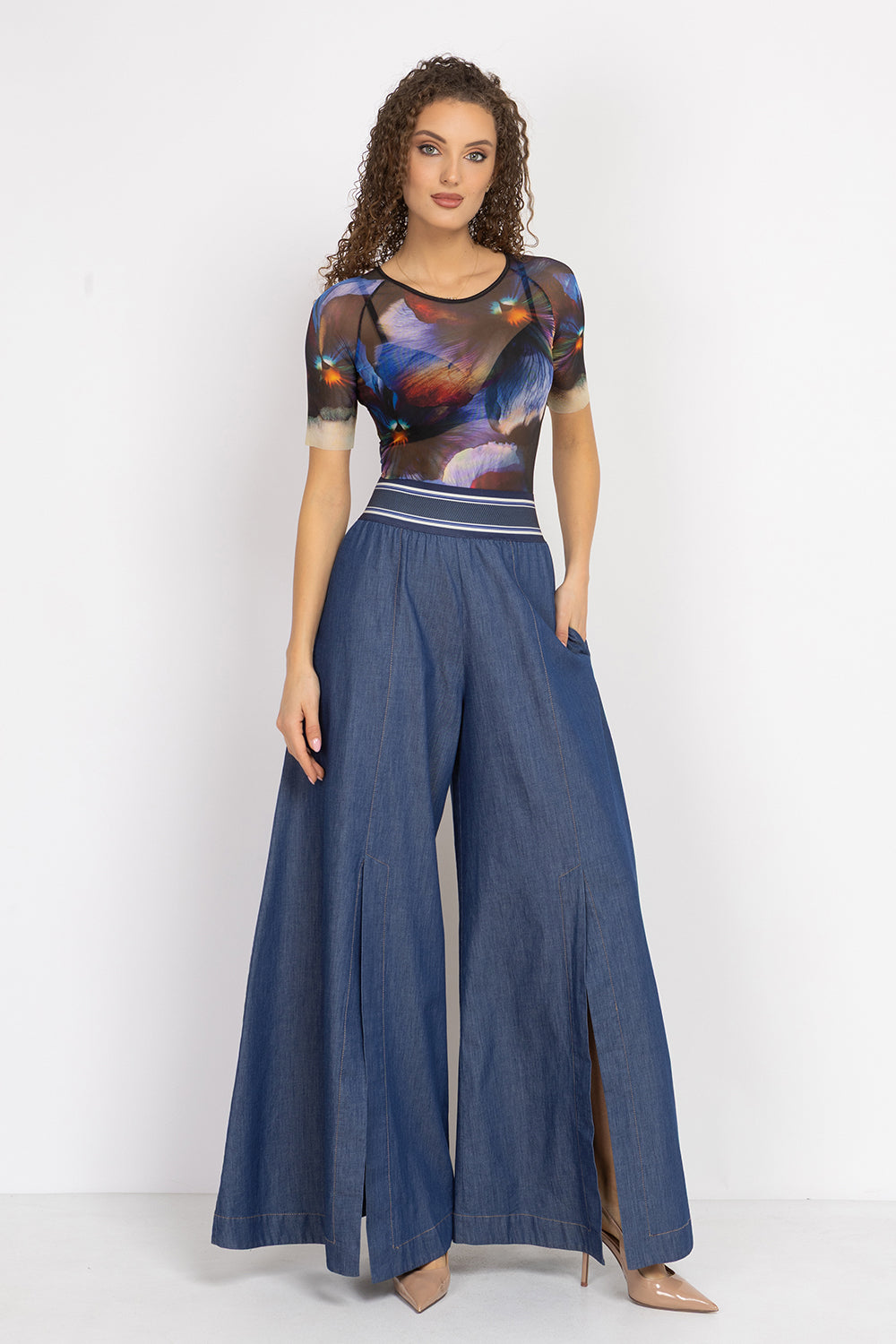 HIGH-WAISTED FLARED DENIM PANTS WITH FRONT SLITS - ESSENTIALS JIORO ПАНТАЛОН ОТ ТЪНЪК ДЕНИМ С ВИСОКА ТАЛИЯ И ЦЕПКИ – ESSENTIALS JIORO