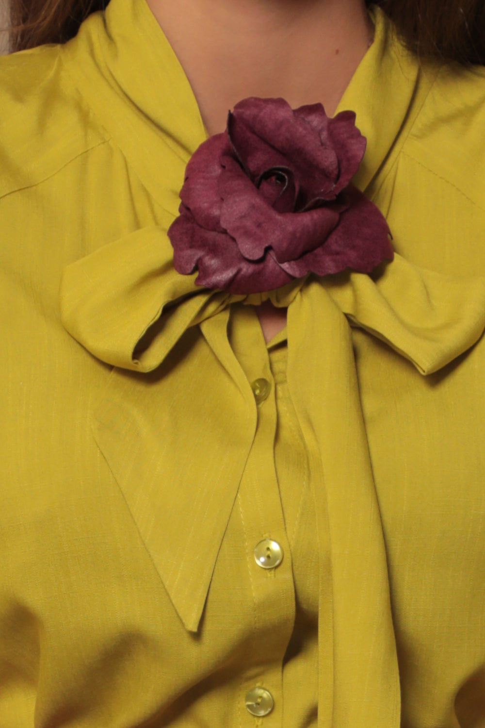 SMALL SUEDE-LOOK BURGUNDY ROSE BROOCH