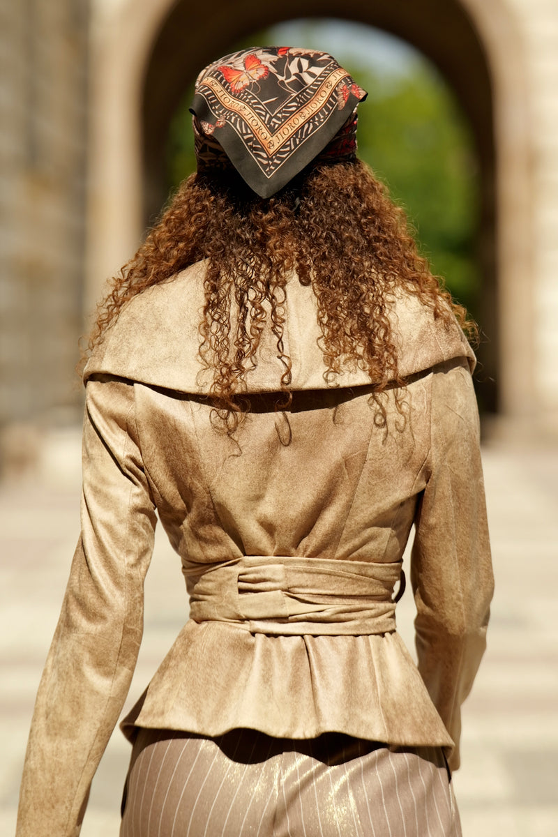 SUEDE-LOOK BLAZER WITH ASYMMETRICAL CLOSURE IN CAPPUCINO- ESSENTIALS JIORO БЛЕЙЗЕР С ШАЛ ЯКА ОТ ВЕЛУР В ЦВЯТ КАПУЧИНО - ESSENTIALS JIORO