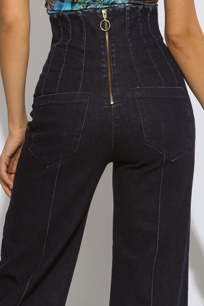 ДЕНИМЕН ПАНТАЛОН С ШИРОКИ КРАЧОЛИ И ВИСОКА ТАЛИЯ - ESSENTIALS