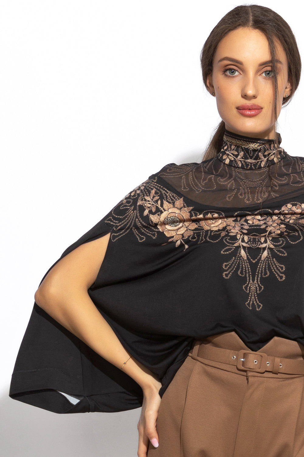ШИРОКА ПРИЛЕП БЛУЗА С МРЕЖЕСТА ПЛАТКА -  GOLDEN ROSES