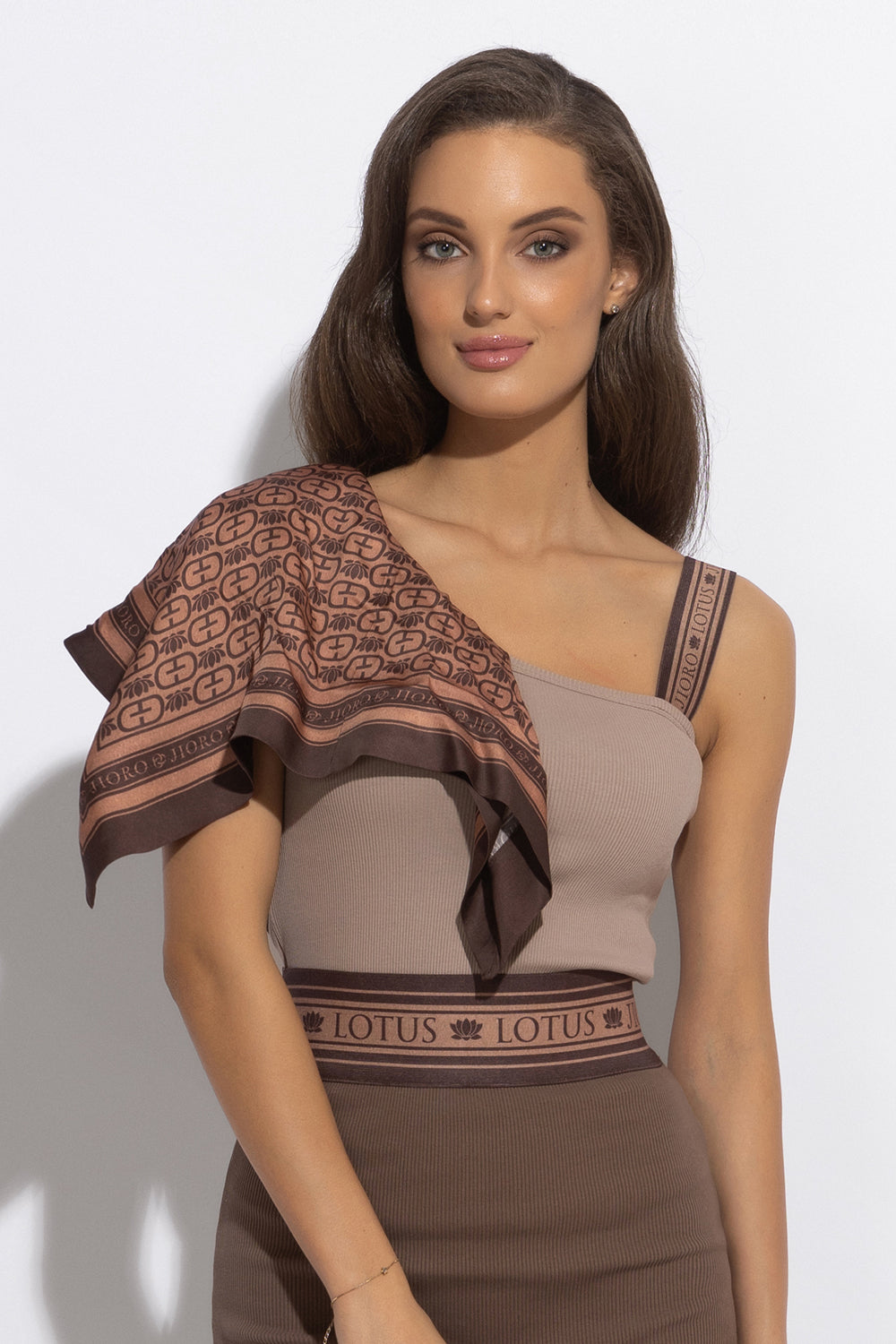 ASYMMETRICAL RIBBED TANK TOP IN BEIGE WITH ELASTIC STRAP - MOCHA MOUSSE LOGO
