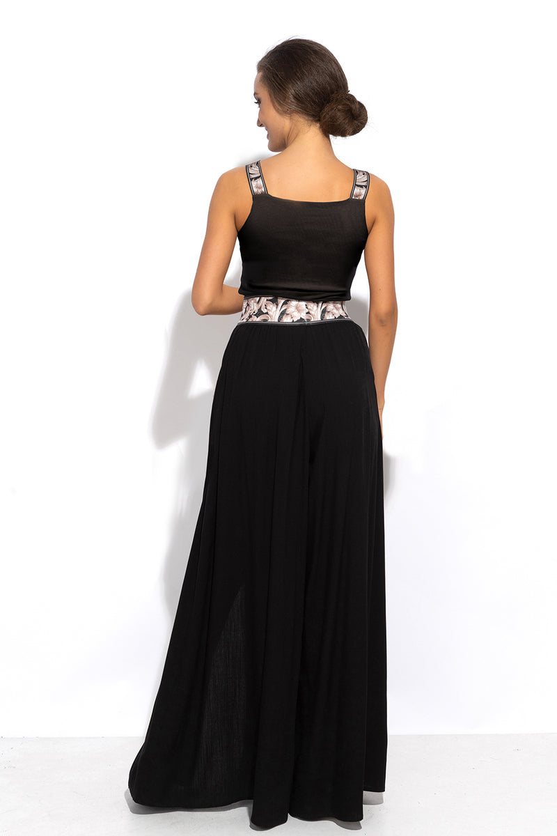 BLACK VISCOSE PANTS WITH ELASTIC WAIST IN BAROQUE PEARL AND SLITS - ESSENTIALS JIORO ЧЕРЕН ПАНТАЛОН ОТ ВИСКОЗА С ЛАСТИК В ТАЛИЯТА BAROQUE PEARL – ESSENTIALS JIORO