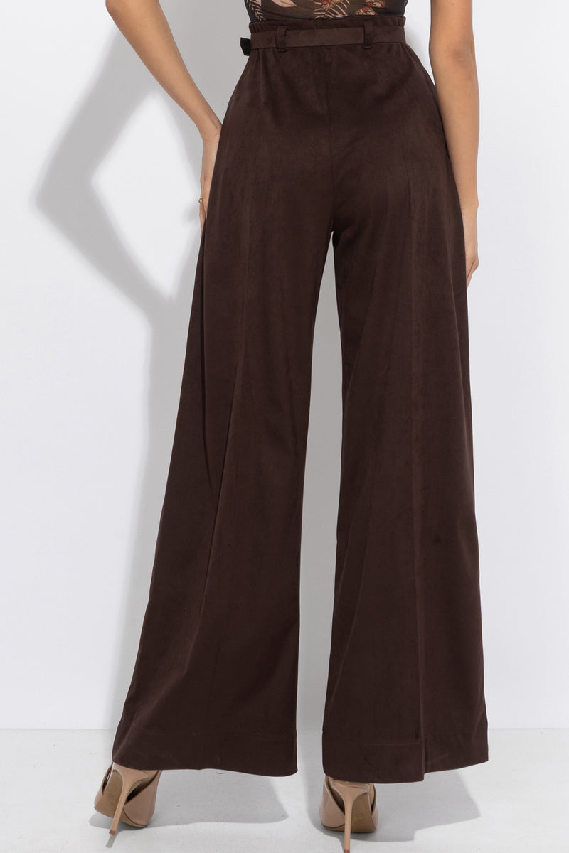 HIGH-WAISTED WIDE-LEG PANTS IN SUEDE-EFFECT DARK BROWN - ESSENTIALS JIORO ПАНТАЛОН С ВИСОКА ТАЛИЯ И ШИРОКИ КРАЧОЛИ С ЕФЕКТ НА ВЕЛУР В КАФЯВО - ESSENTIALS JIORO