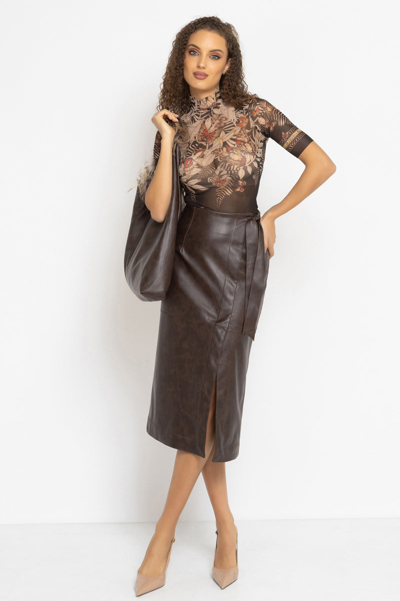 ASYMMETRIC A-LINE SKIRT IN LEATHER-EFFECT BROWN - ESSENTIALS JIORO АСИМЕТРИЧНА ПОЛА А-ЛИНИЯ С ЕФЕКТ НА КОЖА В КАФЯВО - ESSENTIALS JIORO
