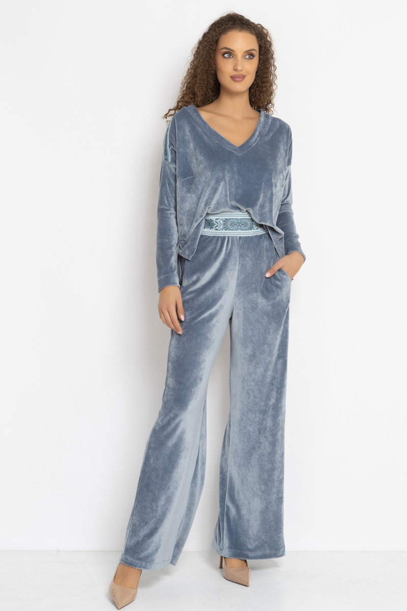 VELVET WIDE-LEG TROUSERS WITH ELASTIC WAIST IN STEEL GREY - ESSENTIALS JIORO БЛУЗА ОТ КАДИФЕ С НАБРАН КЪС РЪКАВ И V ДЕКОЛТЕ В СТОМАНЕНО СИВО - ESSENTIALS JIORO