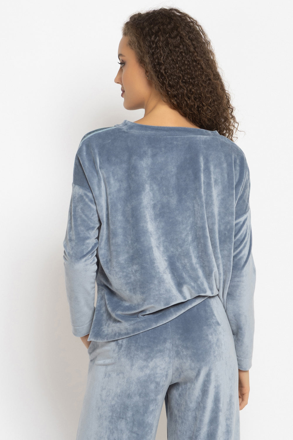 LOOSE SQUARE-CUT VELVET BLOUSE IN STEEL GREY - ESSENTIALS JIORO СВОБОДНА БЛУЗА ОТ КАДИФЕ В СТОМАНЕНО СИВО - ESSENTIALS JIORO
