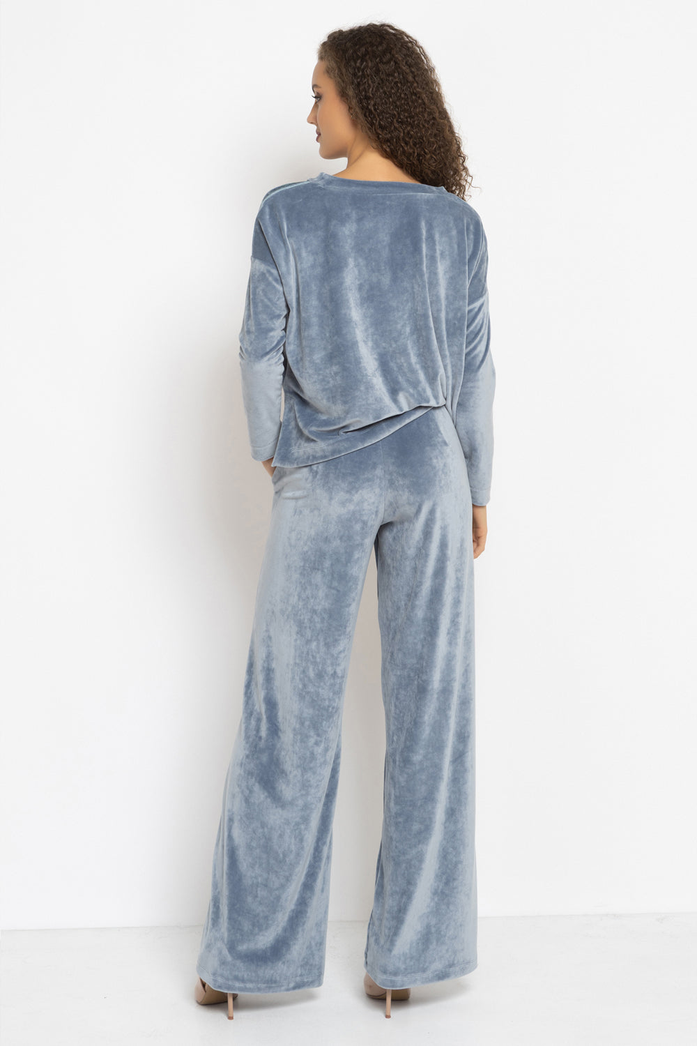 LOOSE SQUARE-CUT VELVET BLOUSE IN STEEL GREY - ESSENTIALS JIORO СВОБОДНА БЛУЗА ОТ КАДИФЕ В СТОМАНЕНО СИВО - ESSENTIALS JIORO