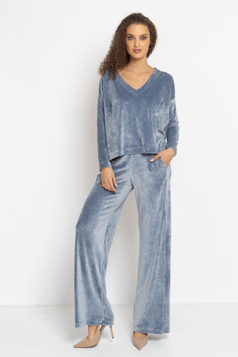 VELVET WIDE-LEG TROUSERS WITH ELASTIC WAIST IN STEEL GREY - ESSENTIALS JIORO БЛУЗА ОТ КАДИФЕ С НАБРАН КЪС РЪКАВ И V ДЕКОЛТЕ В СТОМАНЕНО СИВО - ESSENTIALS JIORO